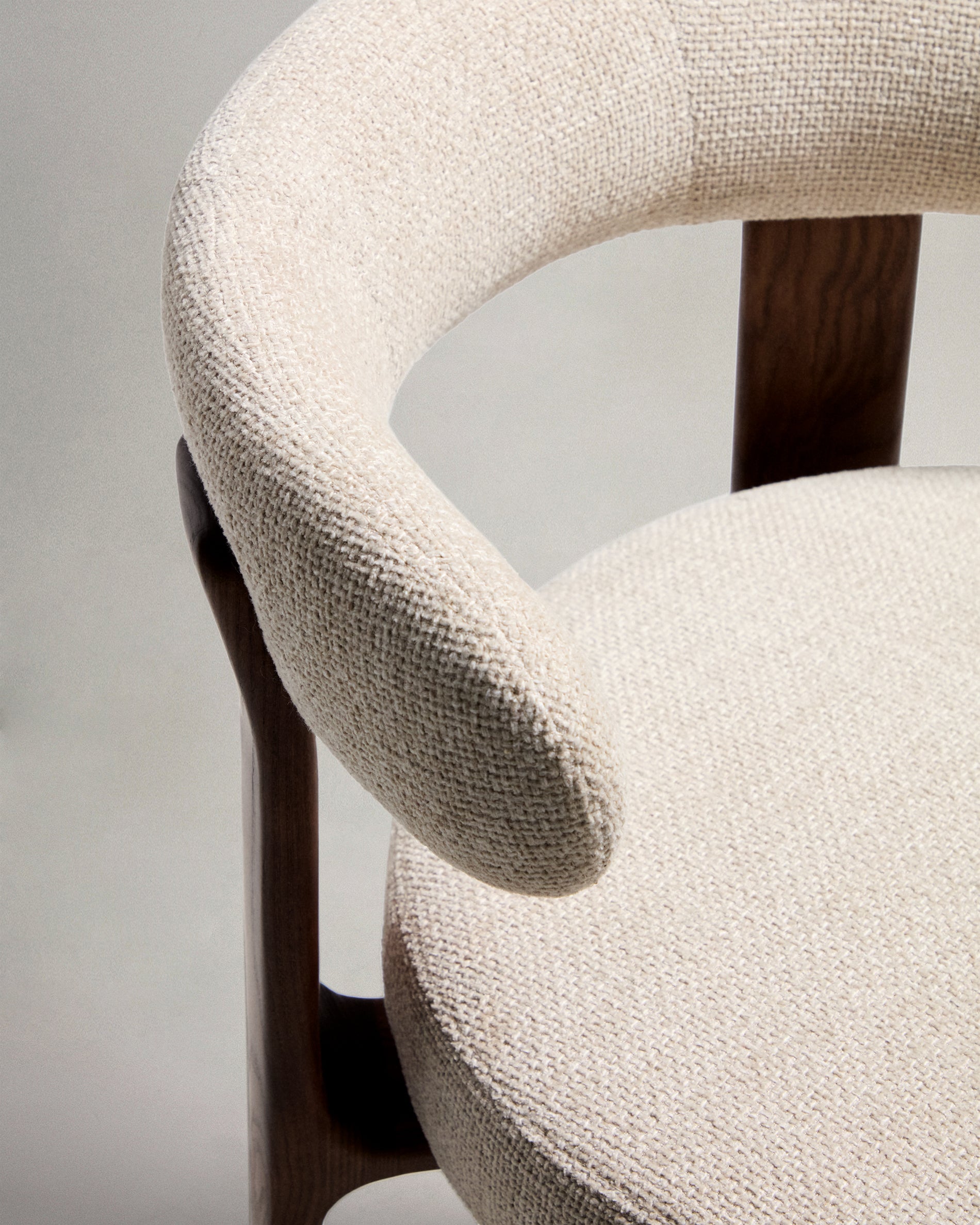 Granite stool in beige chenille and solid ash wood with walnut-coloured finish FSC 100% 75cm - Detail