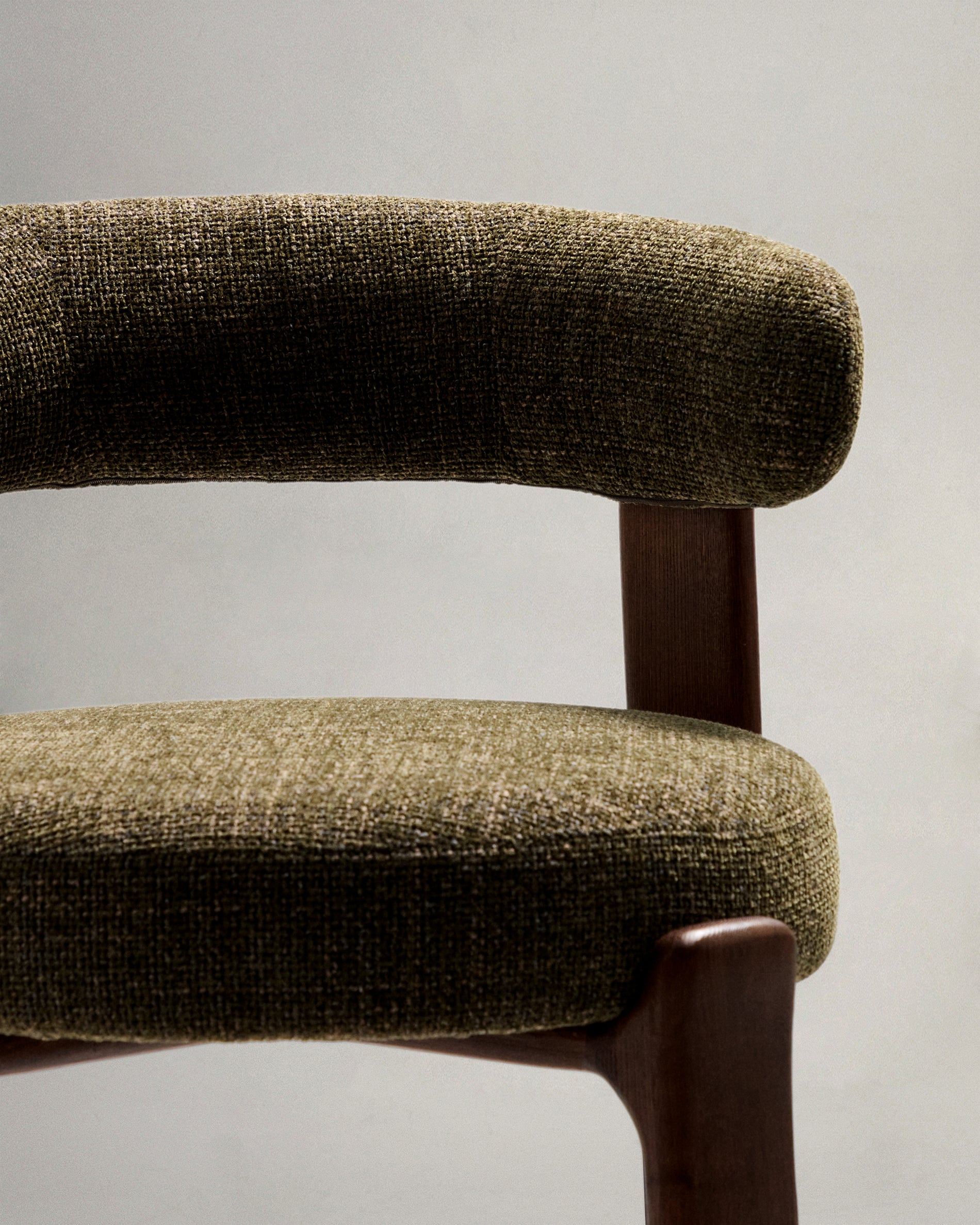 Granite stool in green chenille and solid ash wood with walnut-coloured finish FSC 100% 75cm - Detail
