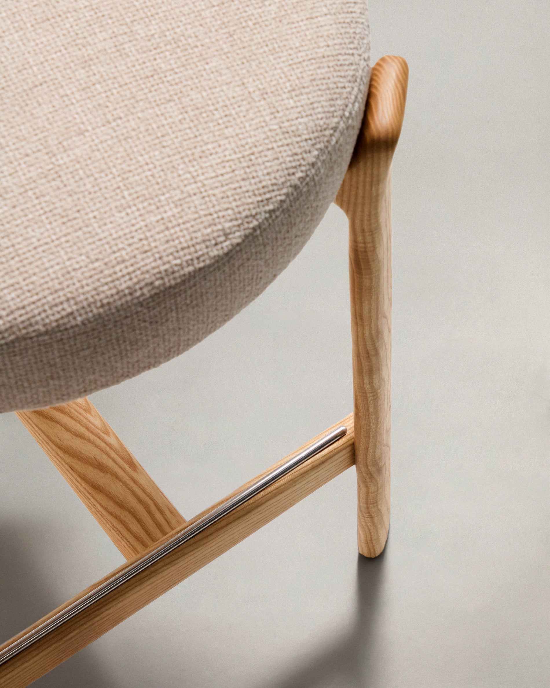 Granite stool in beige chenille and solid ash wood with natural tone finish FSC 100% 65cm - Detail