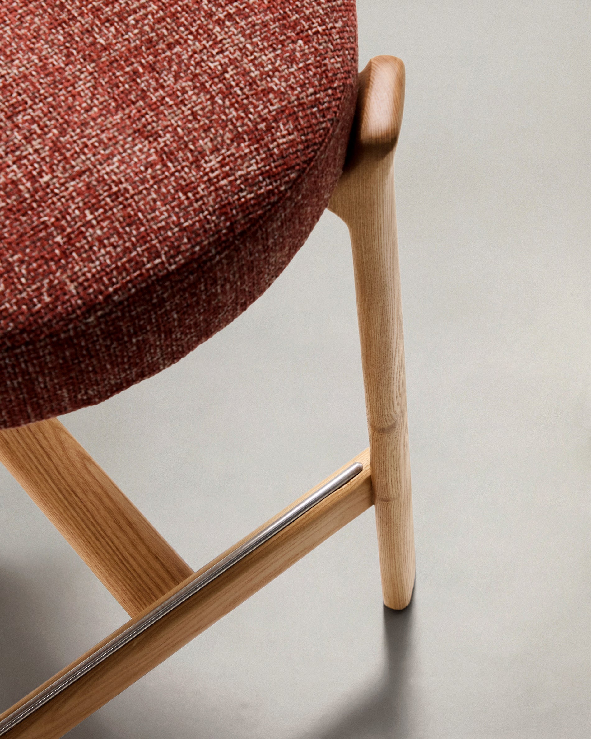 Granite stool in terracotta chenille and solid ash wood with natural tone finish FSC 100% 65cm - Detail