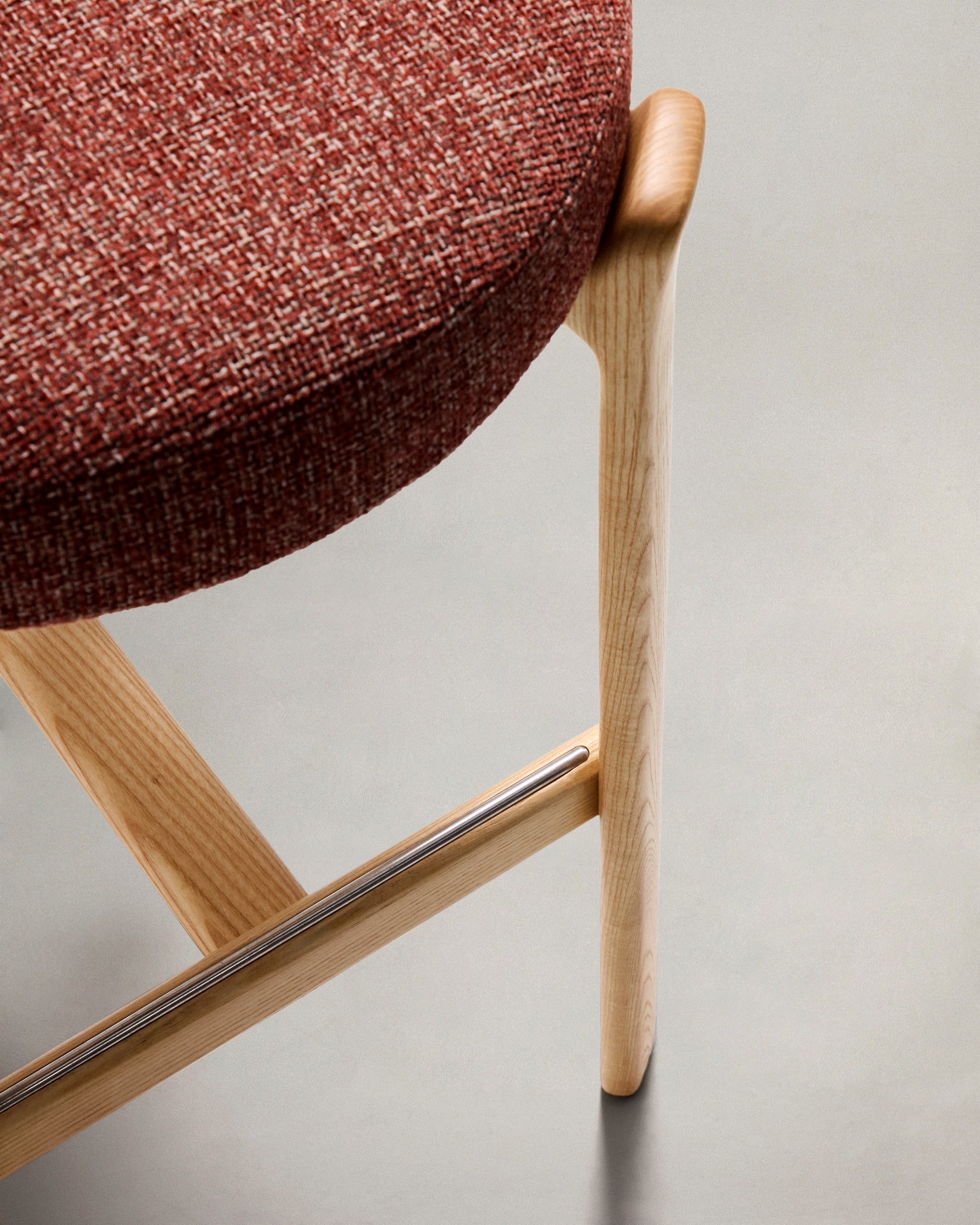 Granite stool in terracotta chenille and solid ash wood with natural tone finish FSC 100% 75cm - Detail