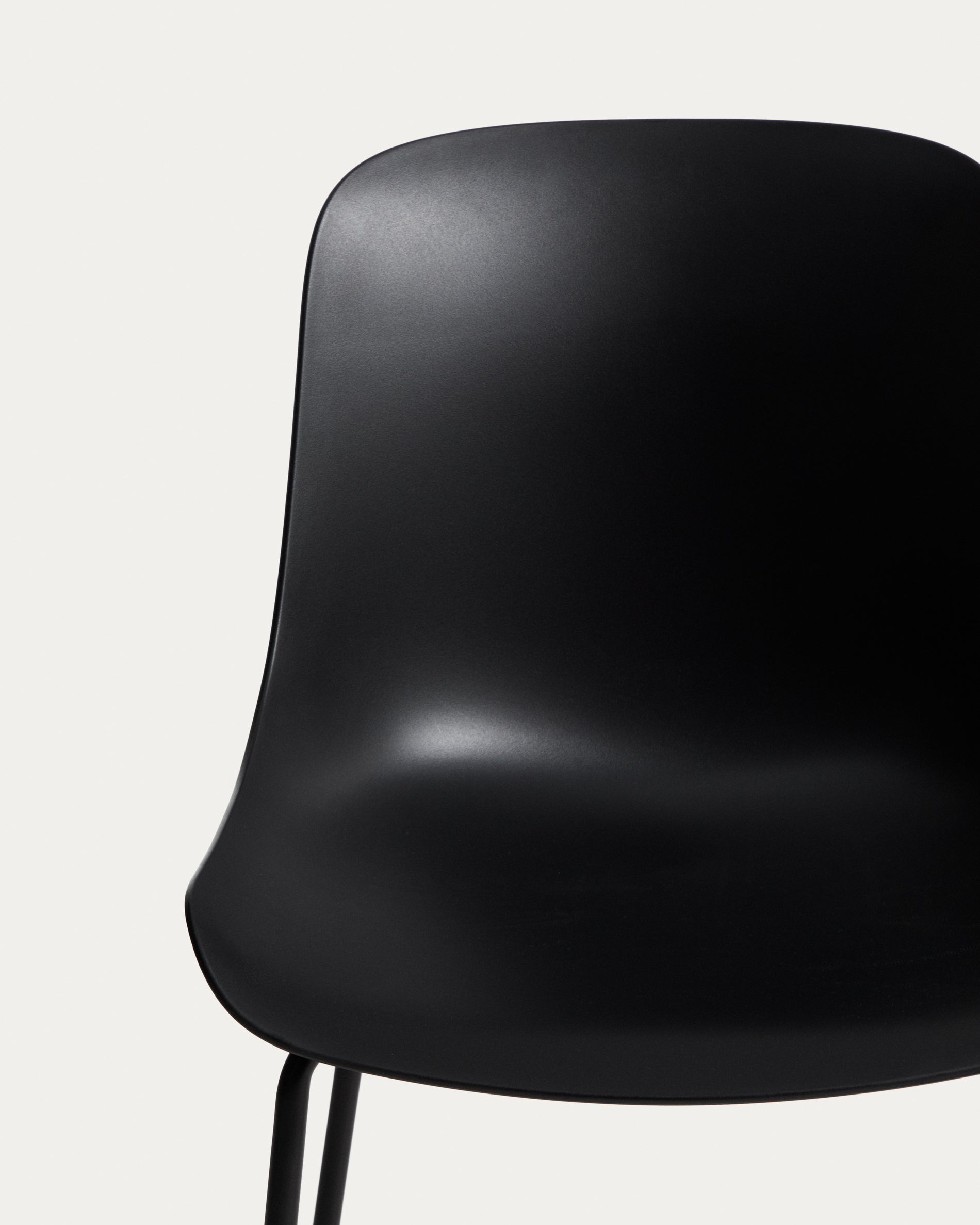 Altea black chair with black-finished steel legs - Detail