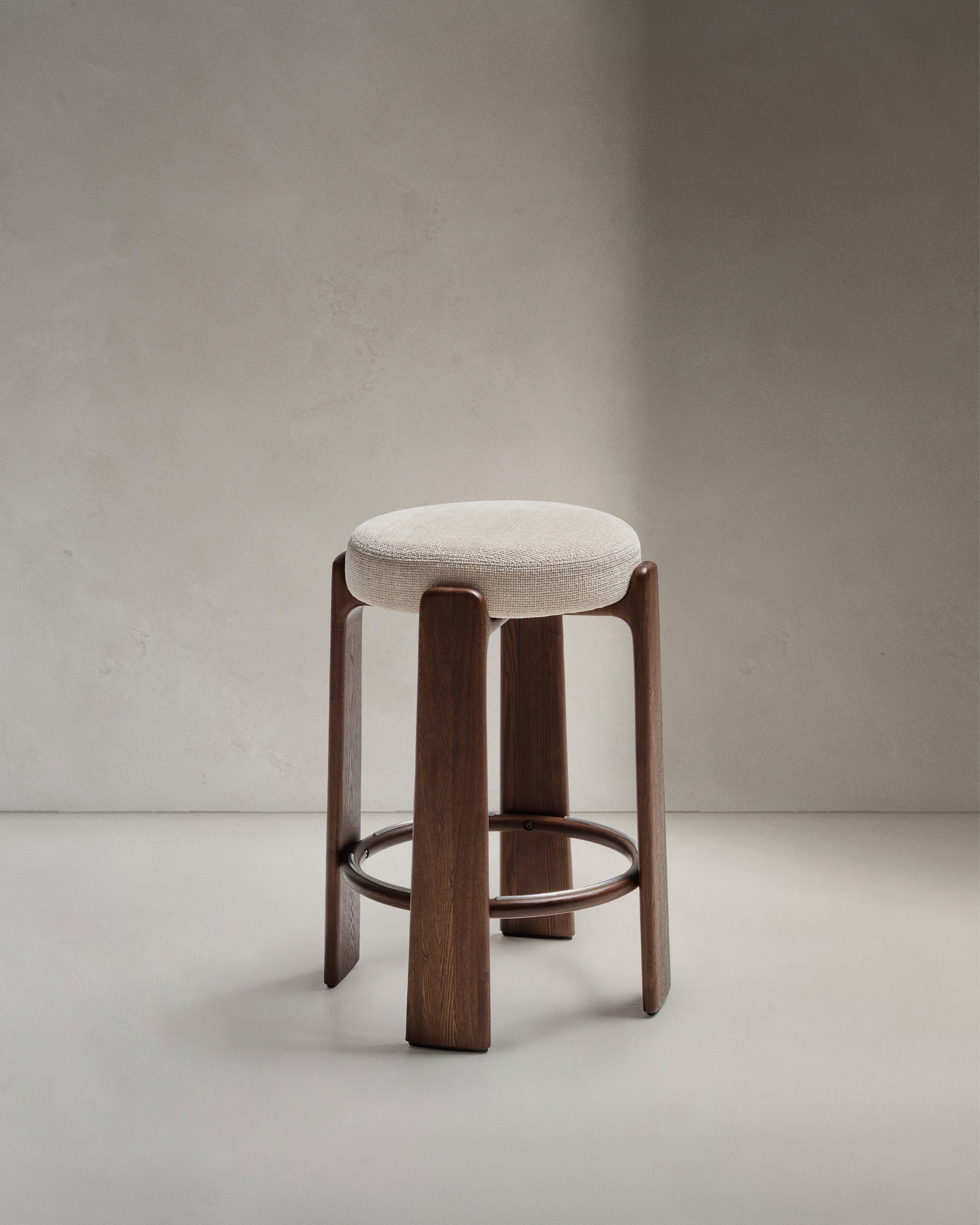 Granite fire-retardant stool in beige chenille and solid ash wood with walnut-coloured finish FSC 100% 75cm - Product View