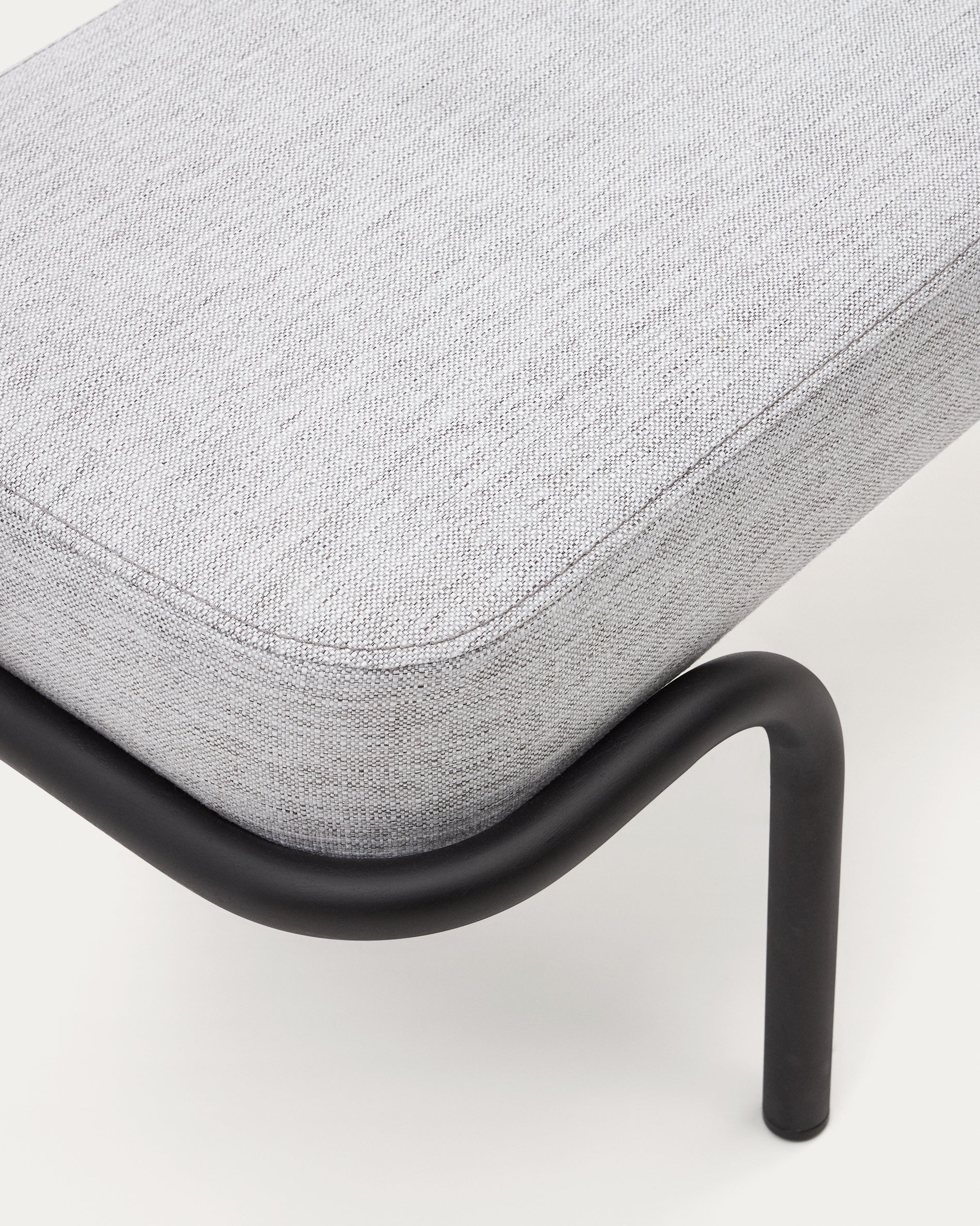 Compo bench in grey and black metal structure, 130 cm - Detail