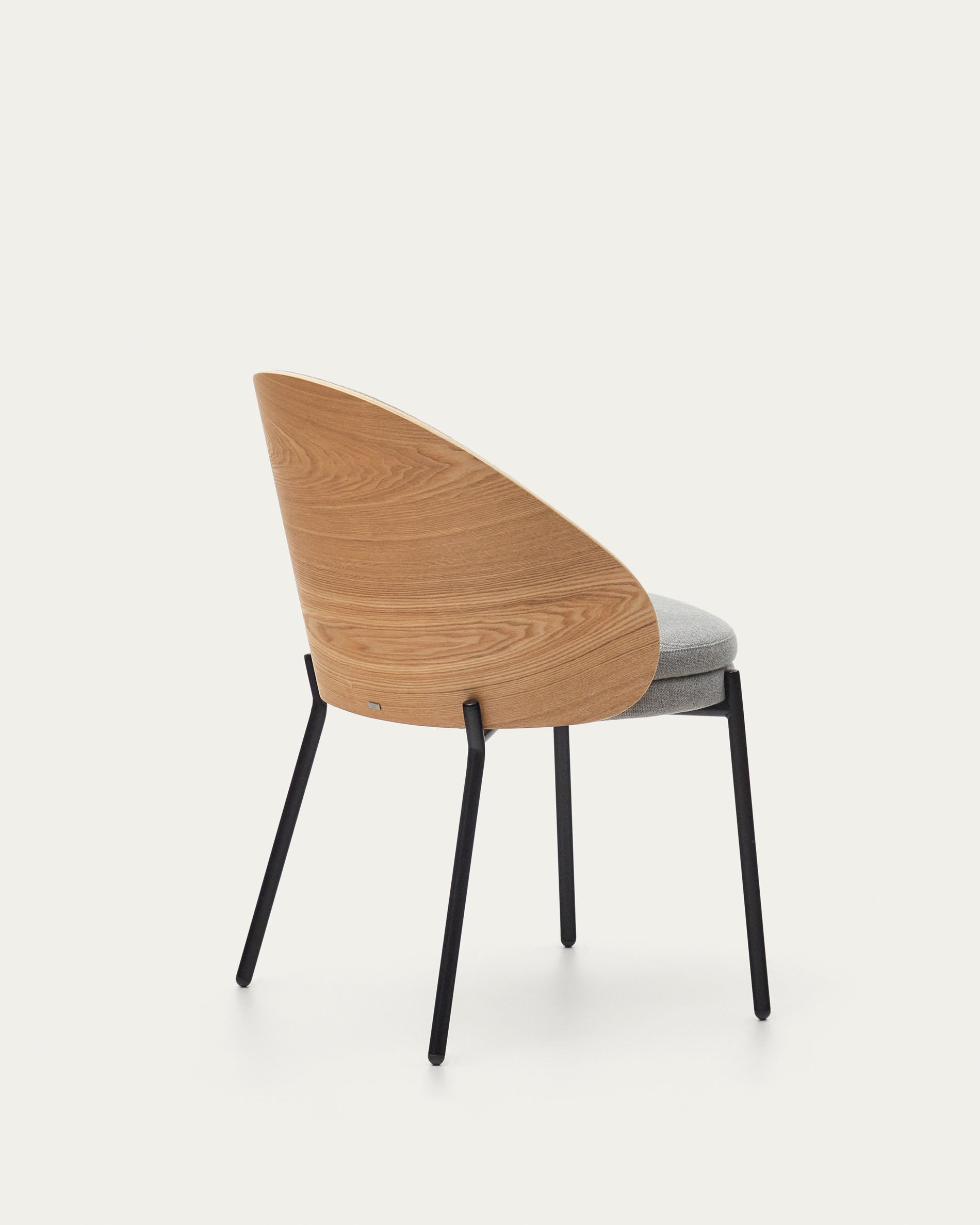 Eamy chair light grey chenille and ash wood veneer with a natural finish and black metal - Detail