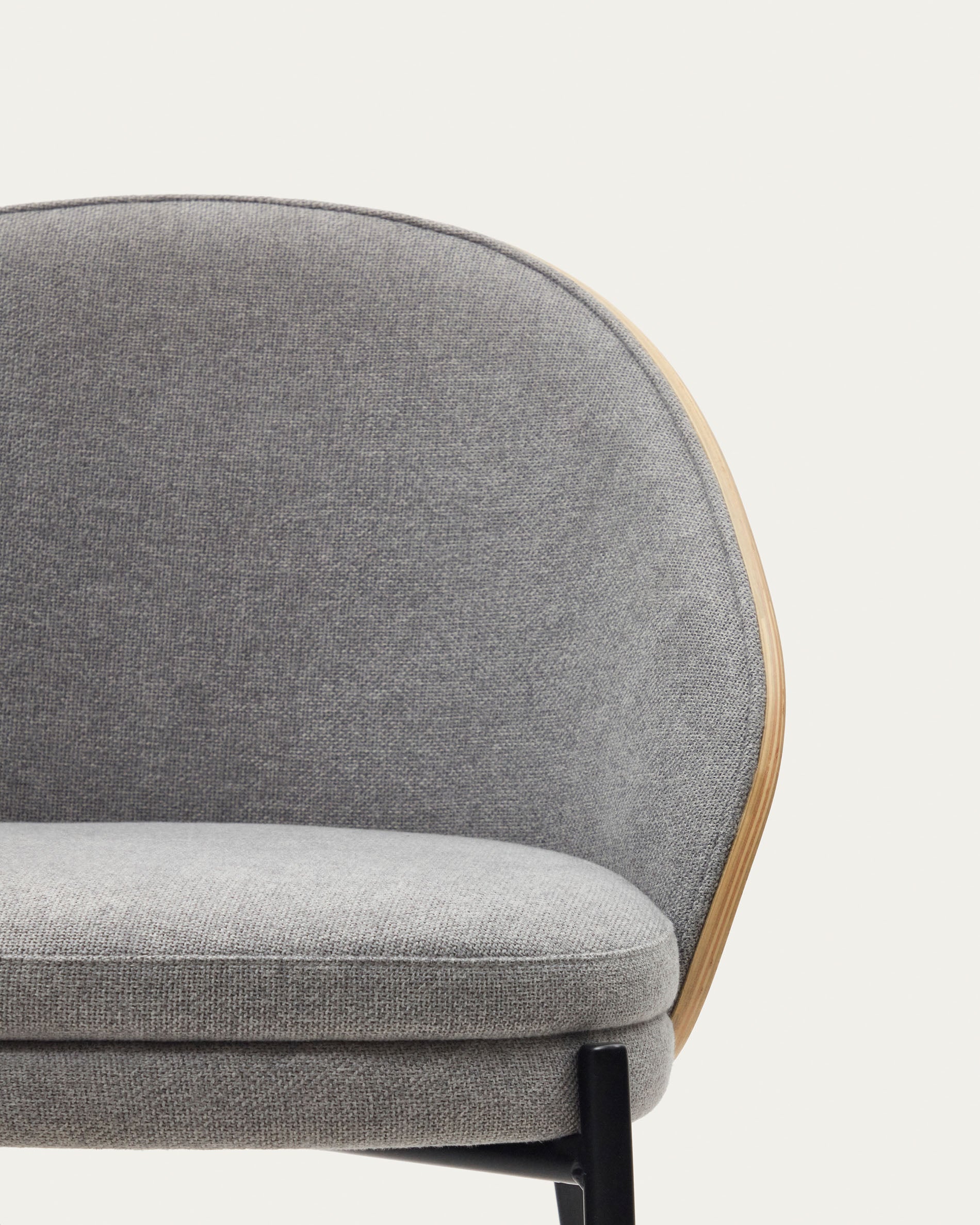 Eamy chair light grey chenille and ash wood veneer with a natural finish and black metal - Detail