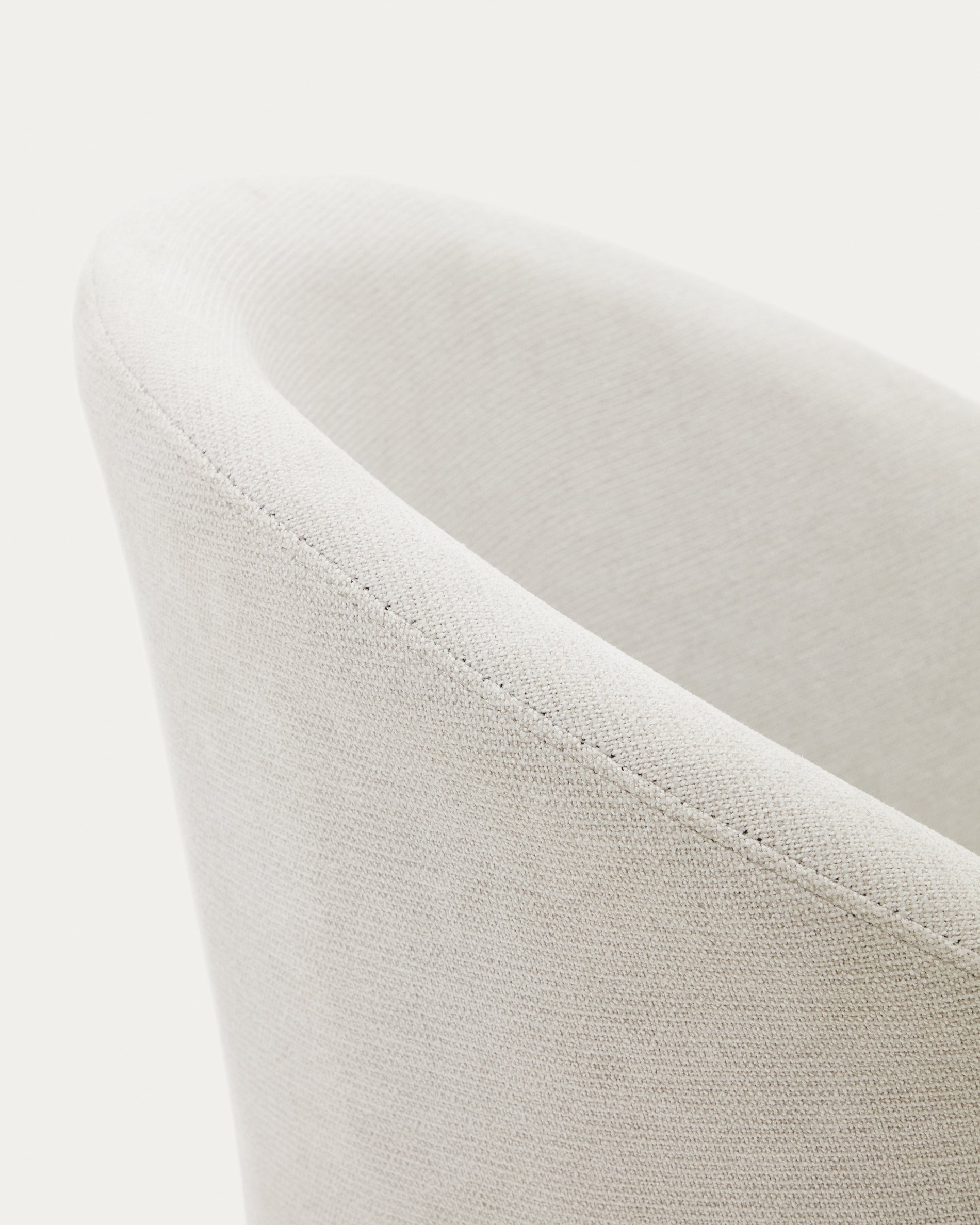 Marvin beige chenille swivel chair with solid beech wood legs in a natural finish FSC 100% - Detail