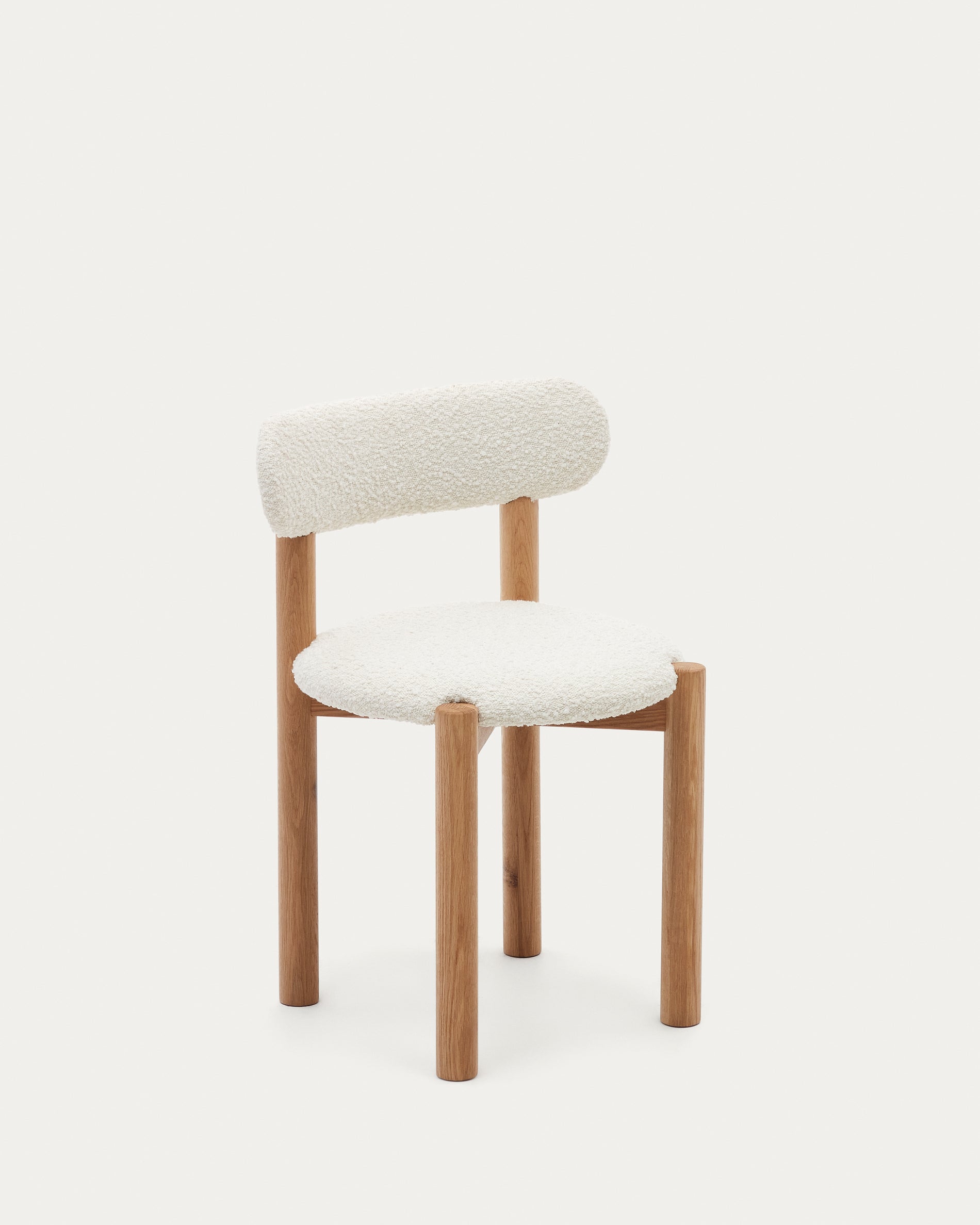 Nebai chair in white bouclé and solid oak wood structure with natural finish - Product View