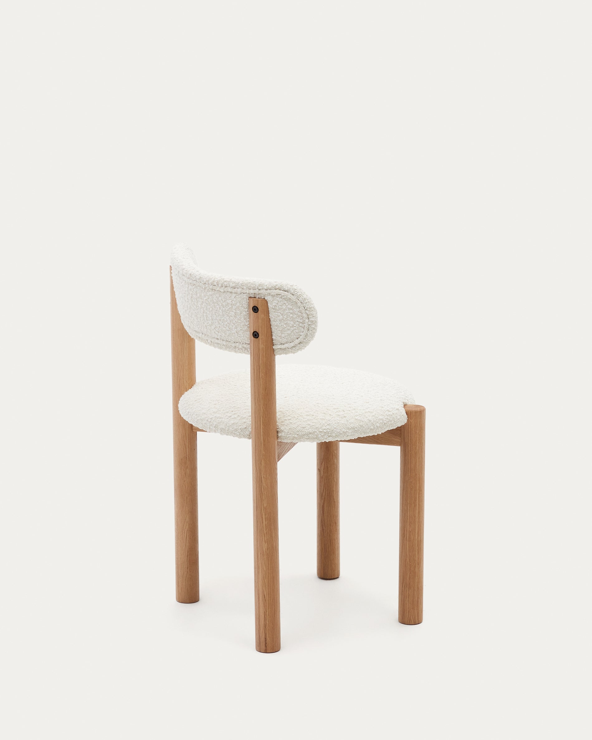 Nebai chair in white bouclé and solid oak wood structure with natural finish - Product View