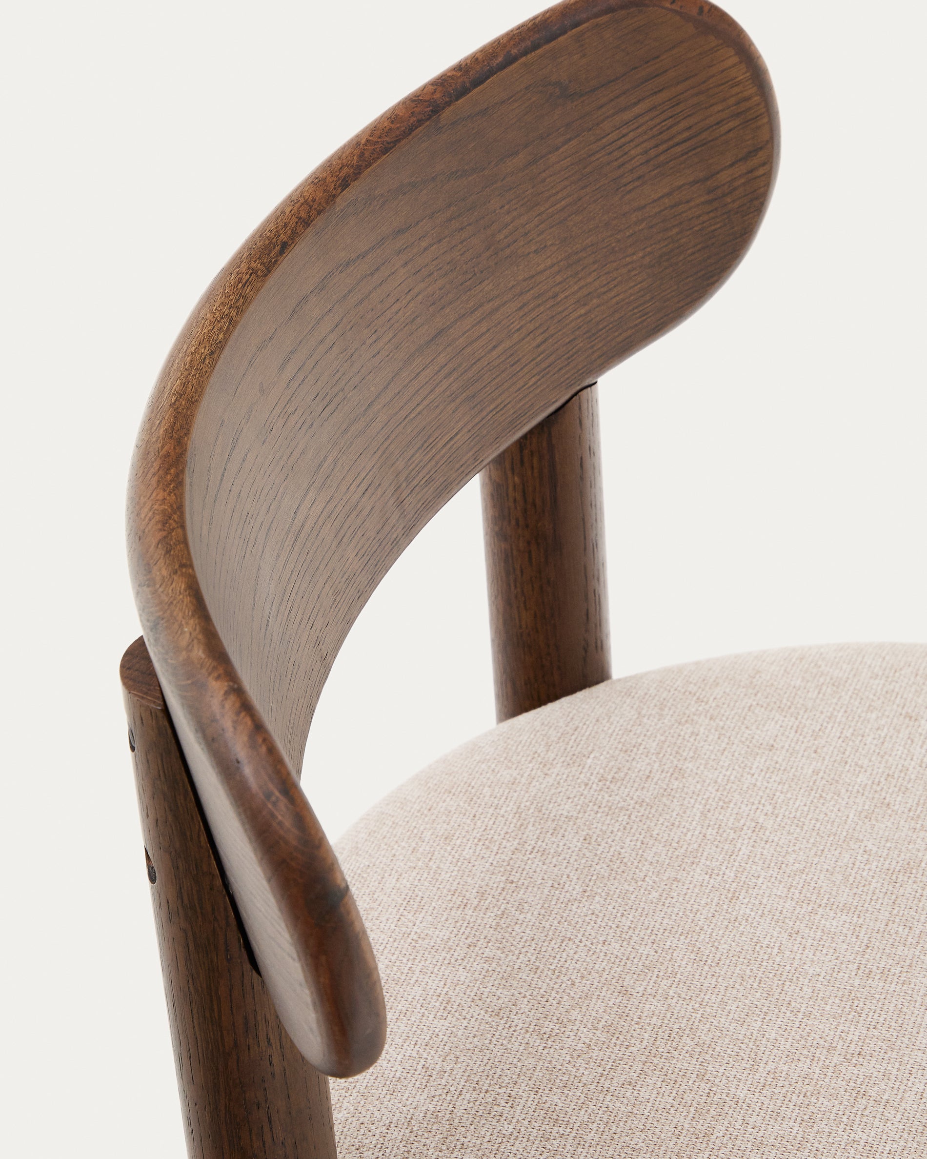 Nebai chair in black chenille, solid oak structure and black Finish FSC MIX Credit