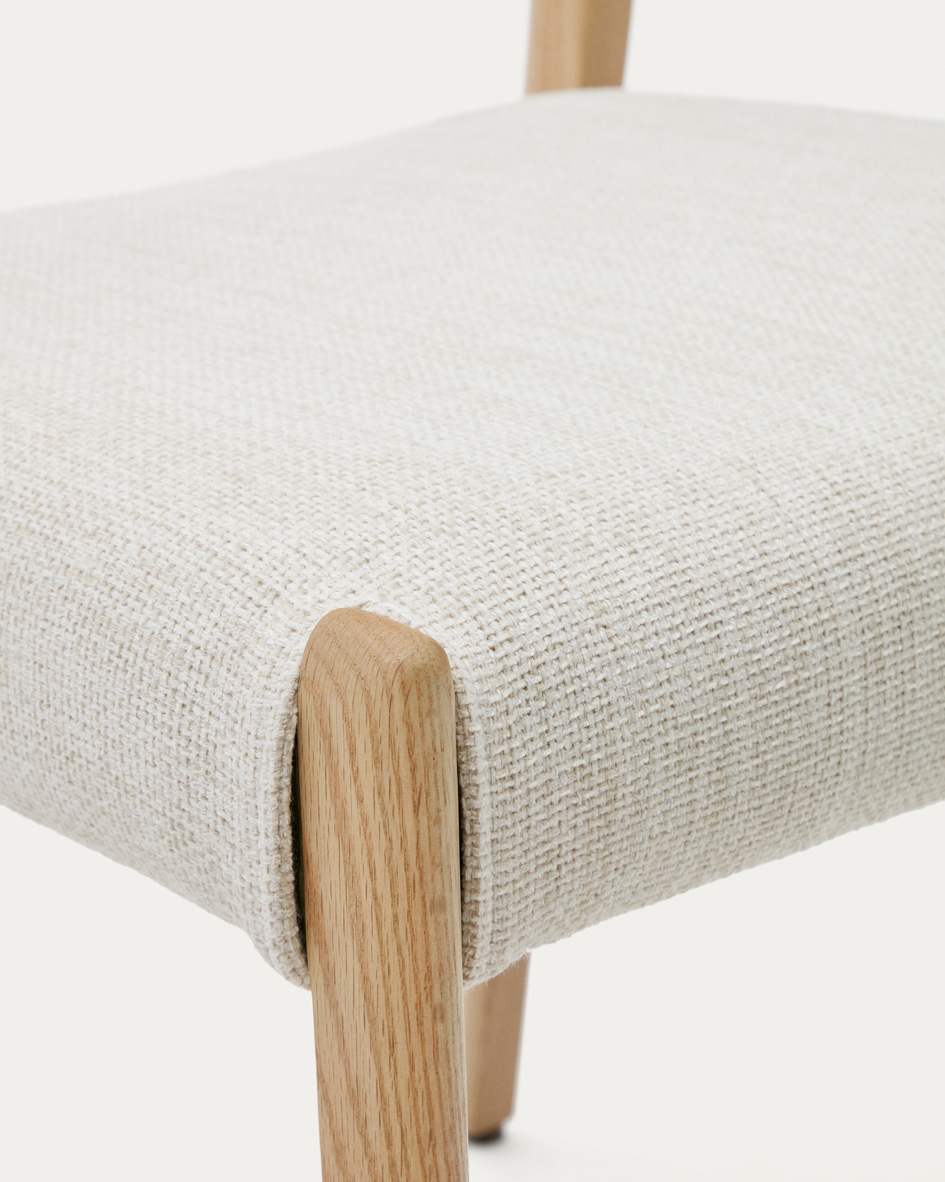 Cudia chair with removable cover, beige chenille, solid oak with natural finish, FSC Mix Credit