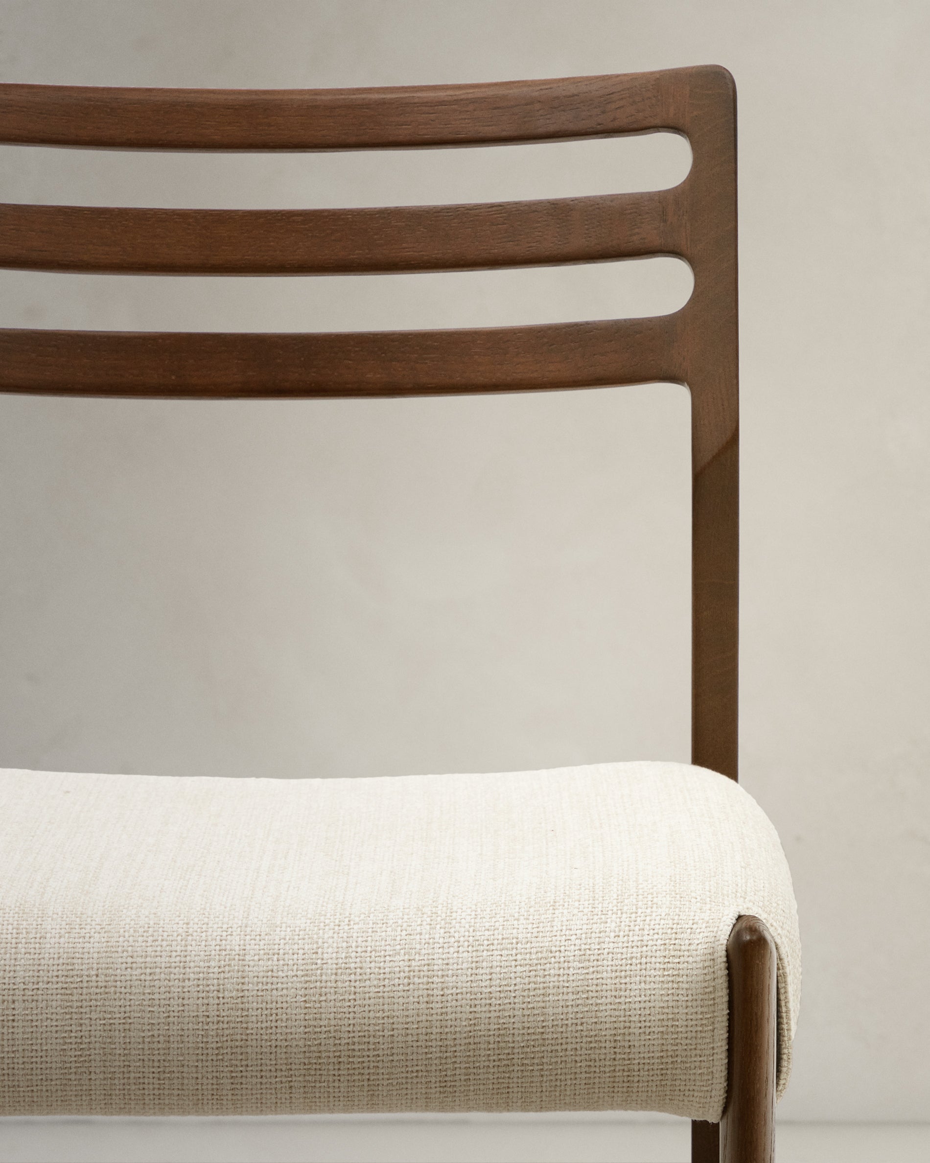 Cudia chair removable cover in beige chenille solid oak wood walnut finish FSC Mix Credit - Detail