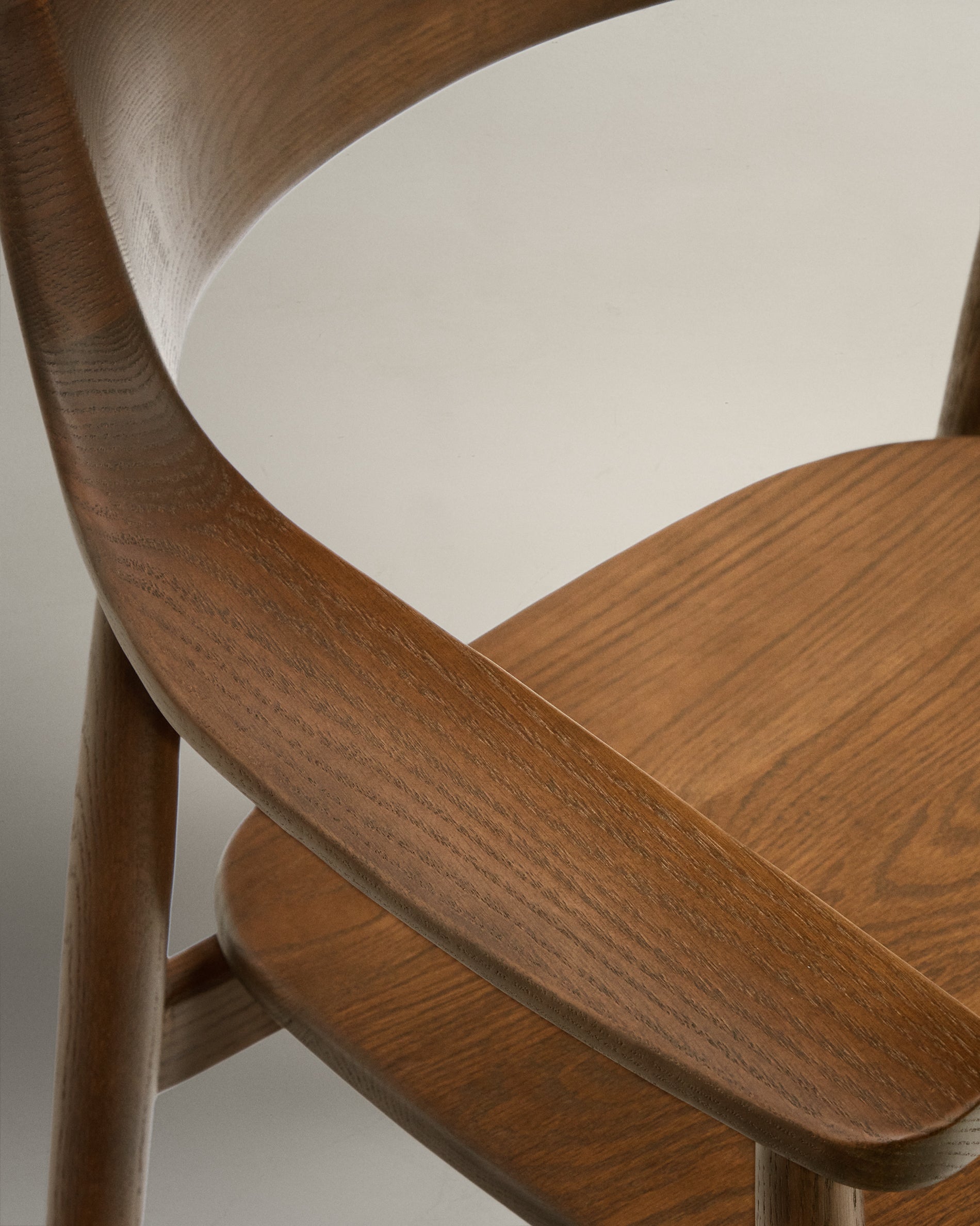 Fondes chair in solid oak with walnut finish FSC Mix Credit