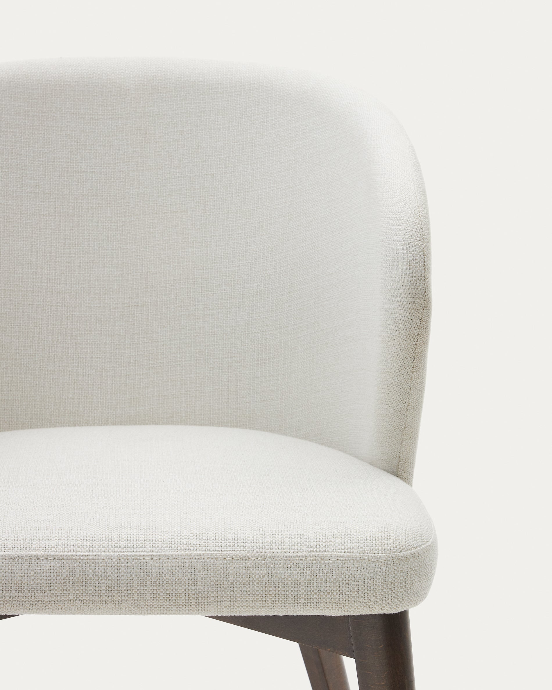 Darice chair in beige chenille and solid beech wood in a walnut finish FSC 100% - Detail