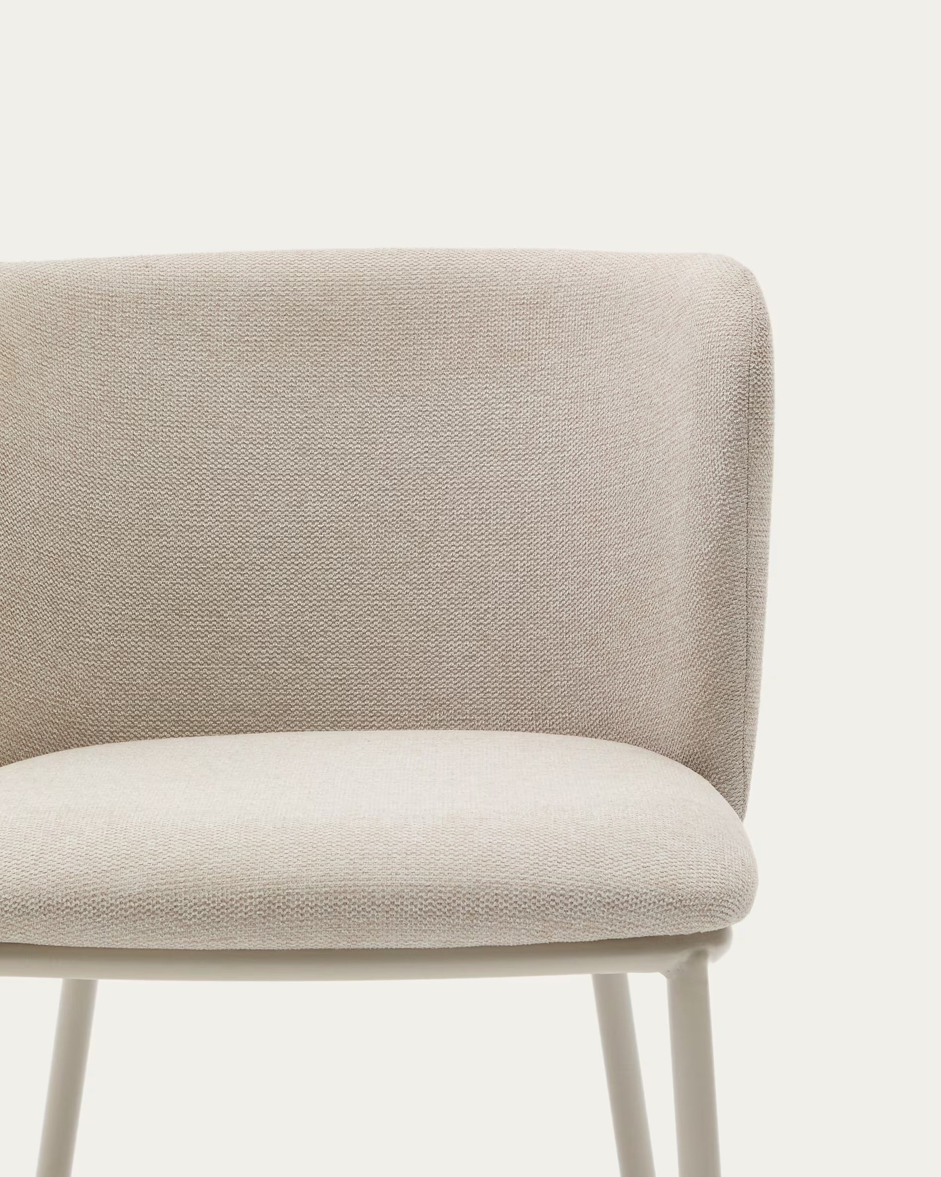 Ciselia chair with beige burlap fabric and beige steel structure, FSC Mix Credit certified.