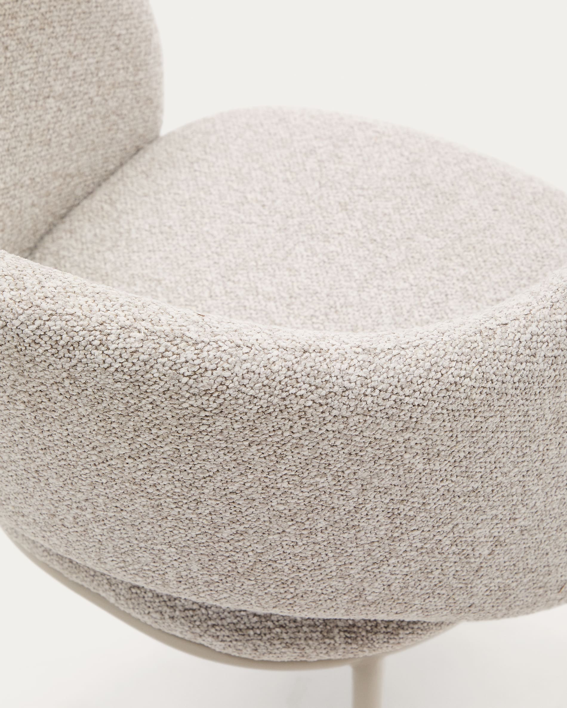 Maina chair with thick beige chenille and steel legs with beige finish, FSC Mix Credit