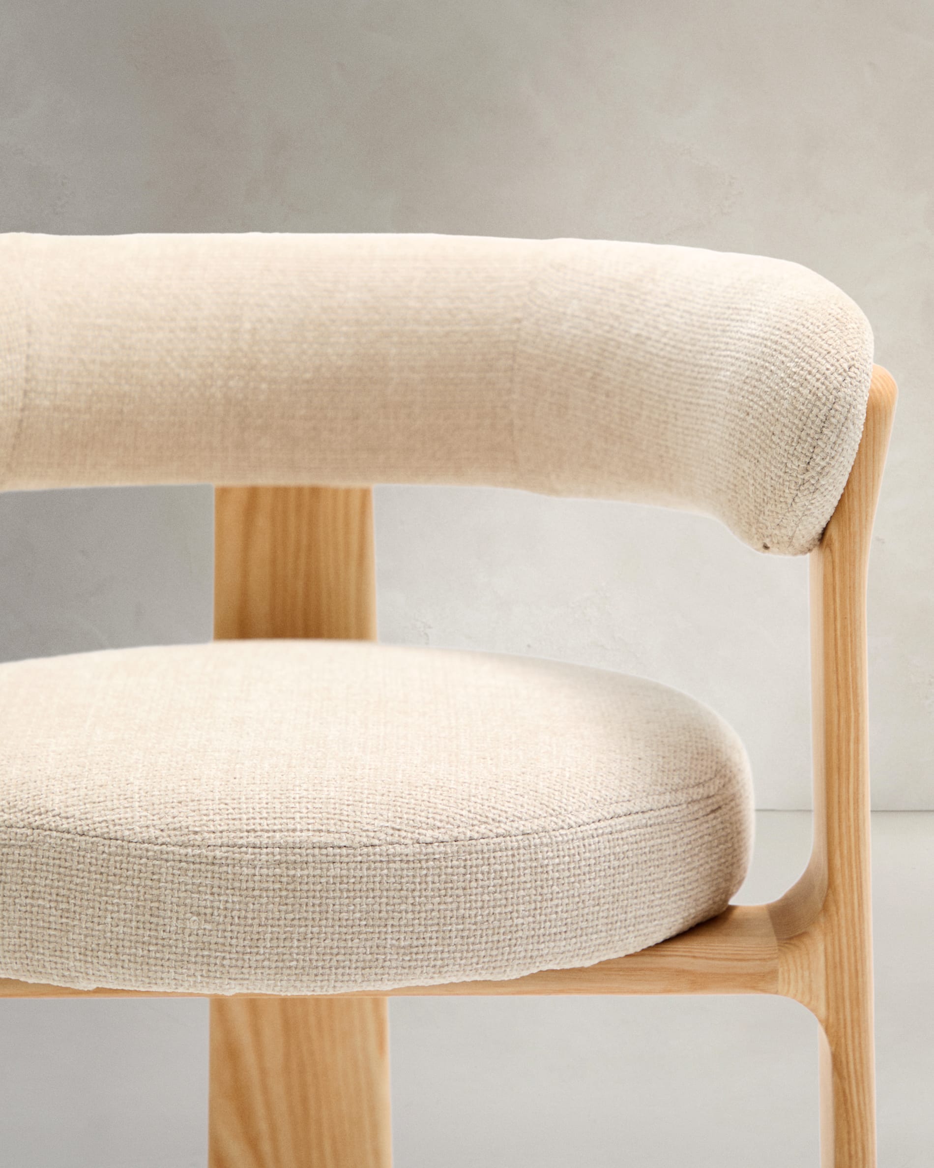 Granite three-legged chair in beige chenille and solid ash wood with a natural finish, FSC 100%