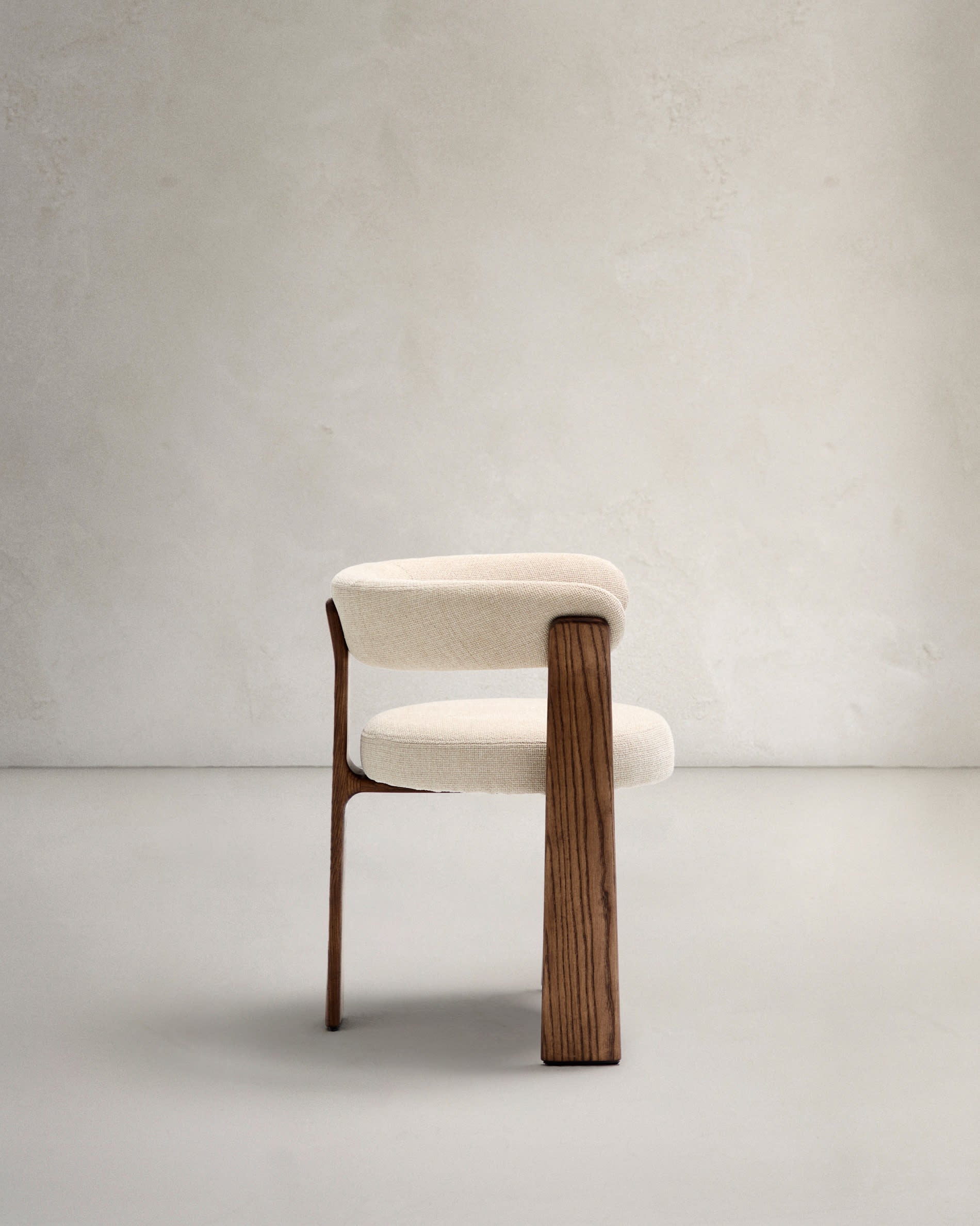 Granite 3-legged chair with beige chenille and solid ash wood with walnut finish, FSC 100%