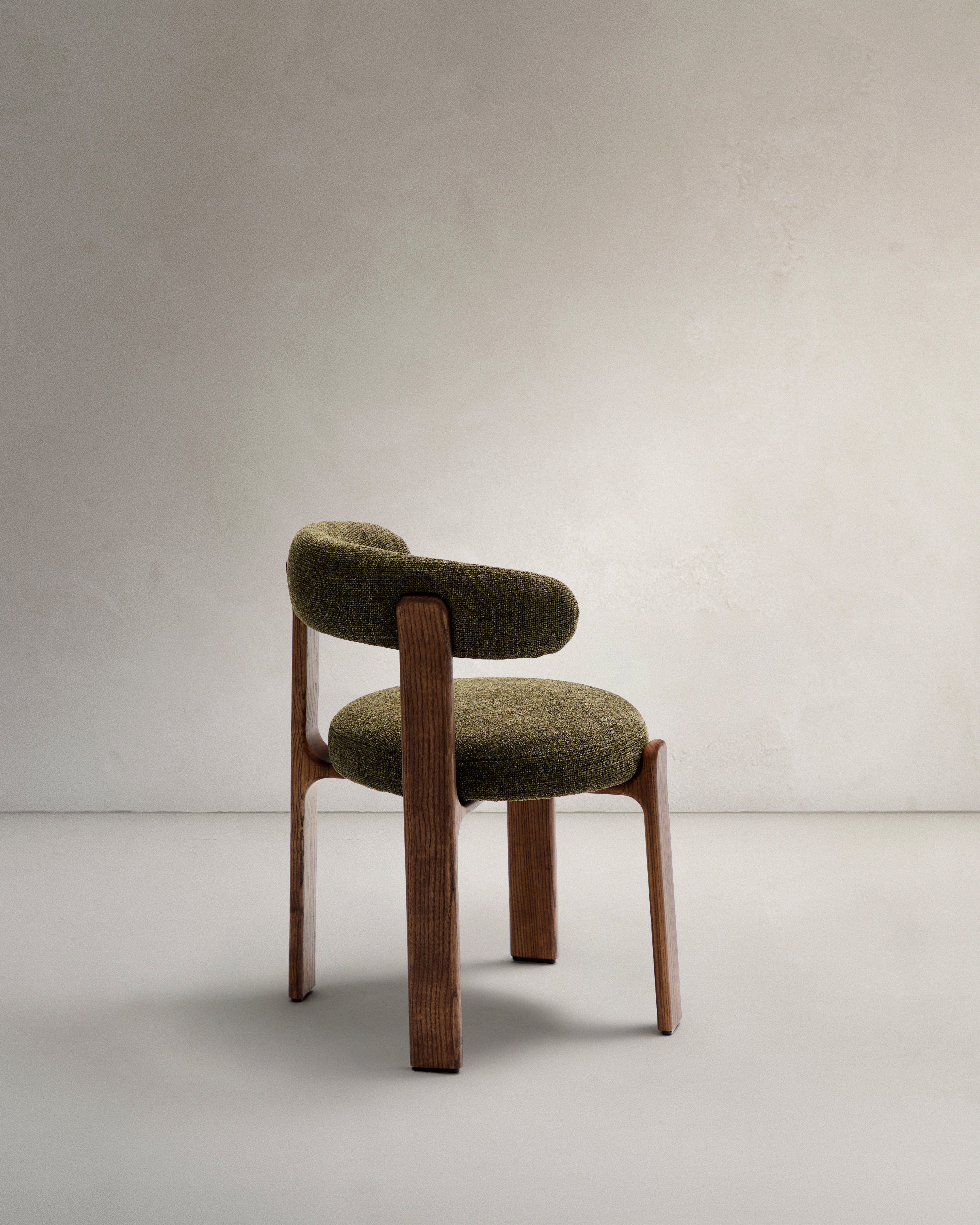 Granite chair with green upholstery and solid ash wood with walnut finish, FSC 100%