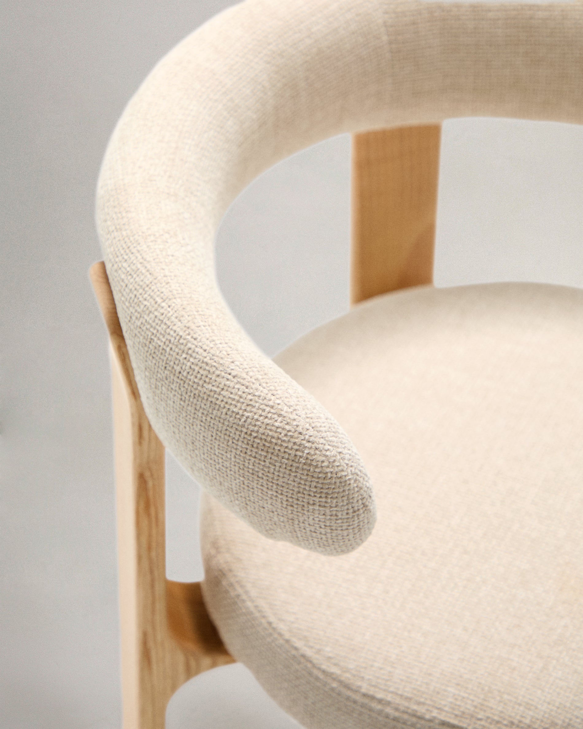 Granite fire-retardant chair in beige chenille and solid ash wood with natural-coloured finish FSC 100% - Detail