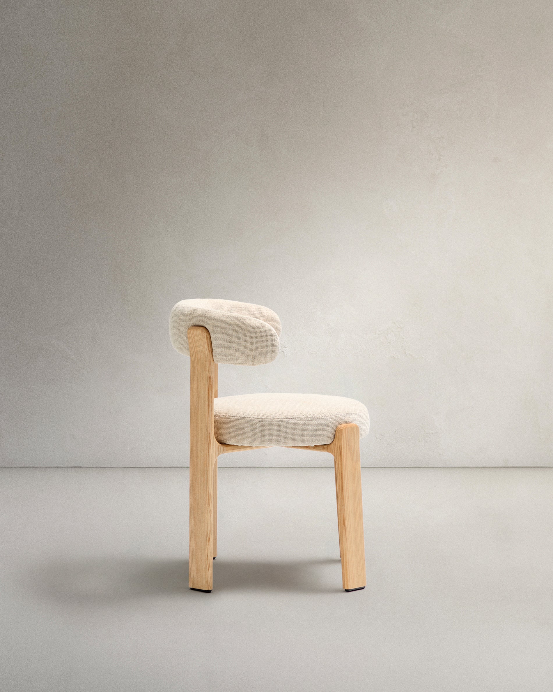Granite fire-retardant chair in beige chenille and solid ash wood with natural-coloured finish FSC 100% - Product View