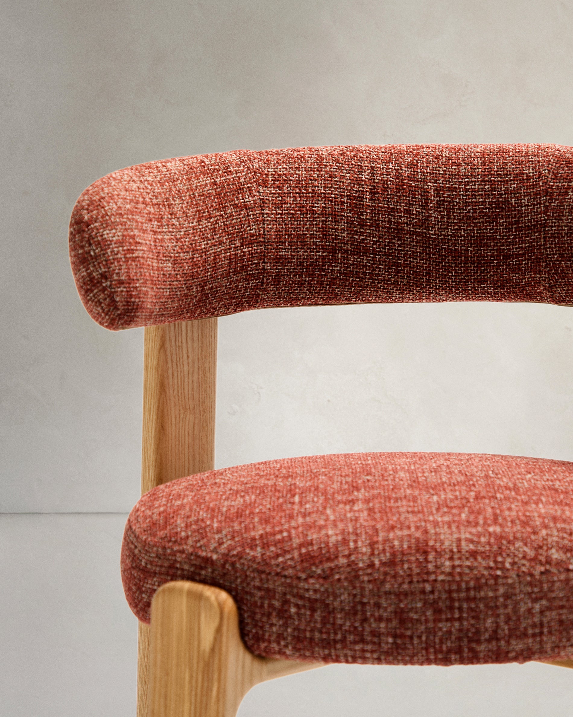 Granite chair  terracotta-coloured chenille and solid ash wood in a natural tone finish FSC 100% - Detail