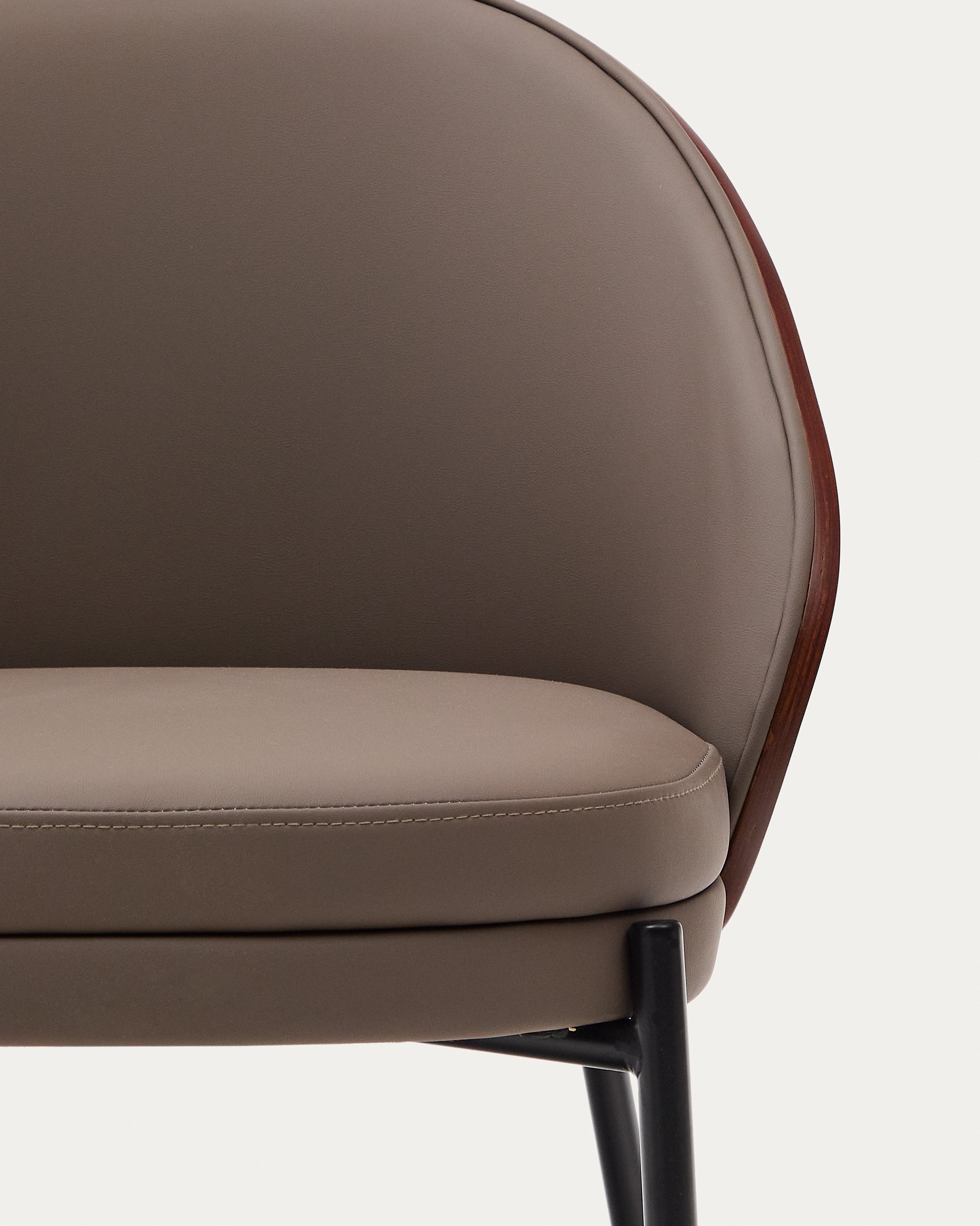 Eamy chair in brown faux leather, ash veneer with walnut and black metal finish - Detail