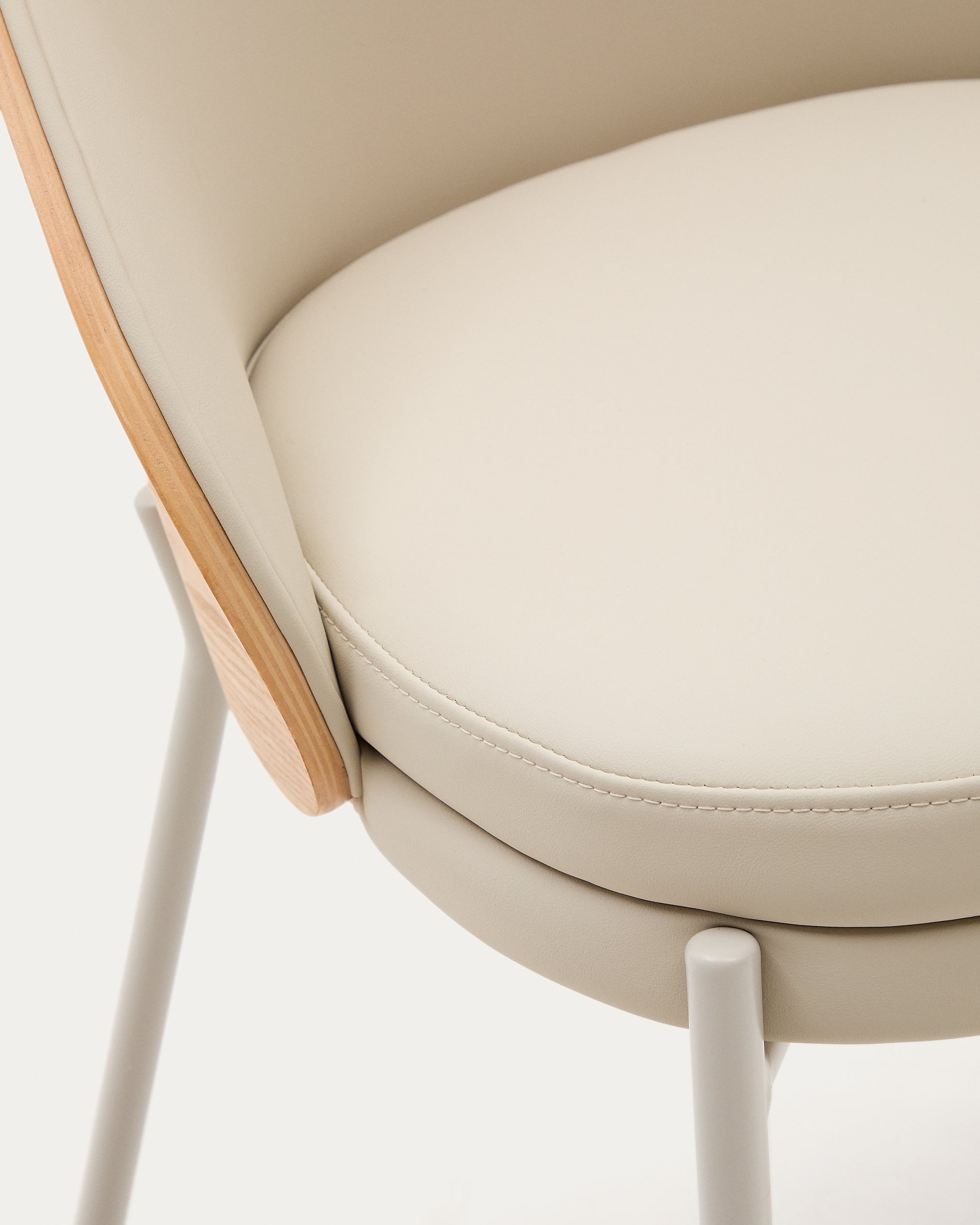 Eamy beige faux leather chair, ash veneer with natural finish and beige metal - Detail