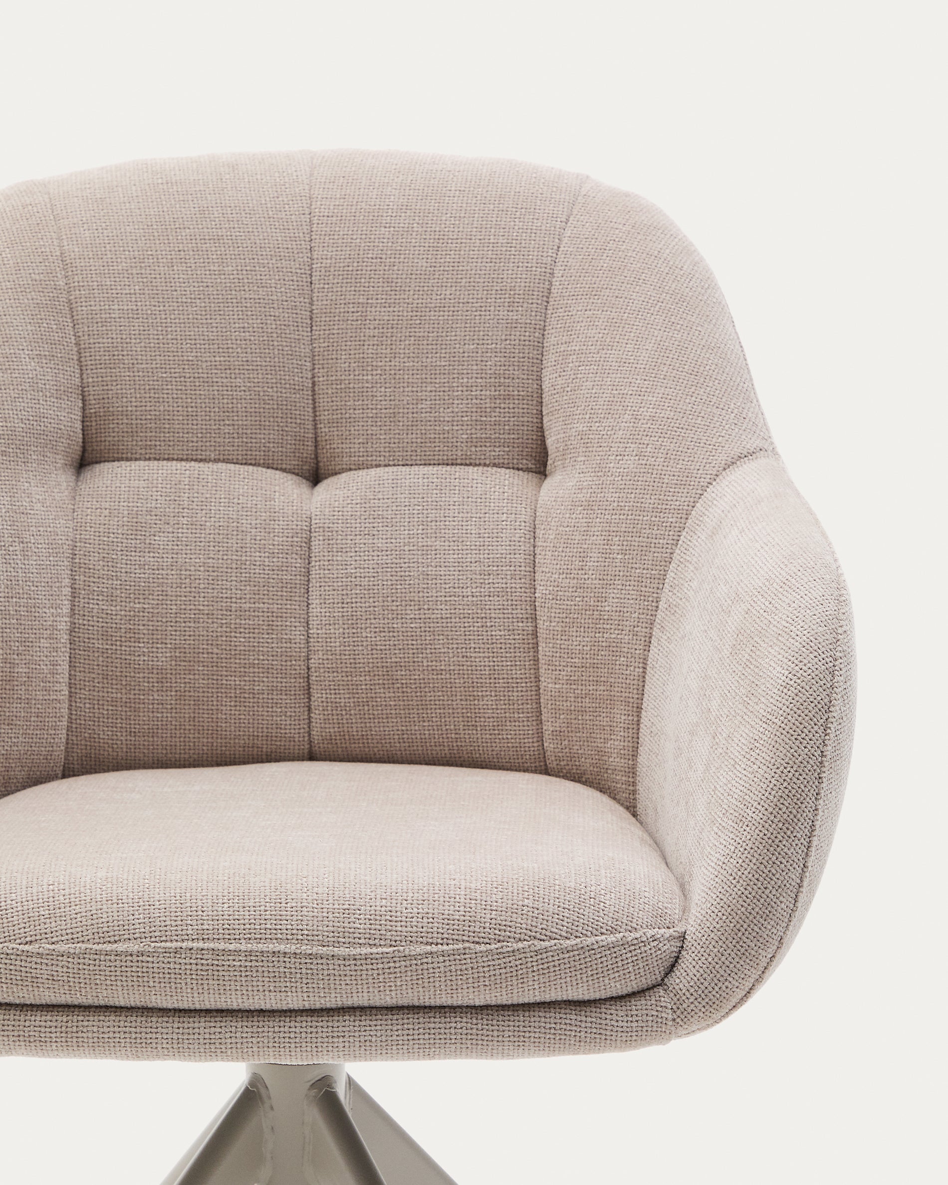 Dorina swivel chair in beige chenille and steel legs in a beige finish - Detail