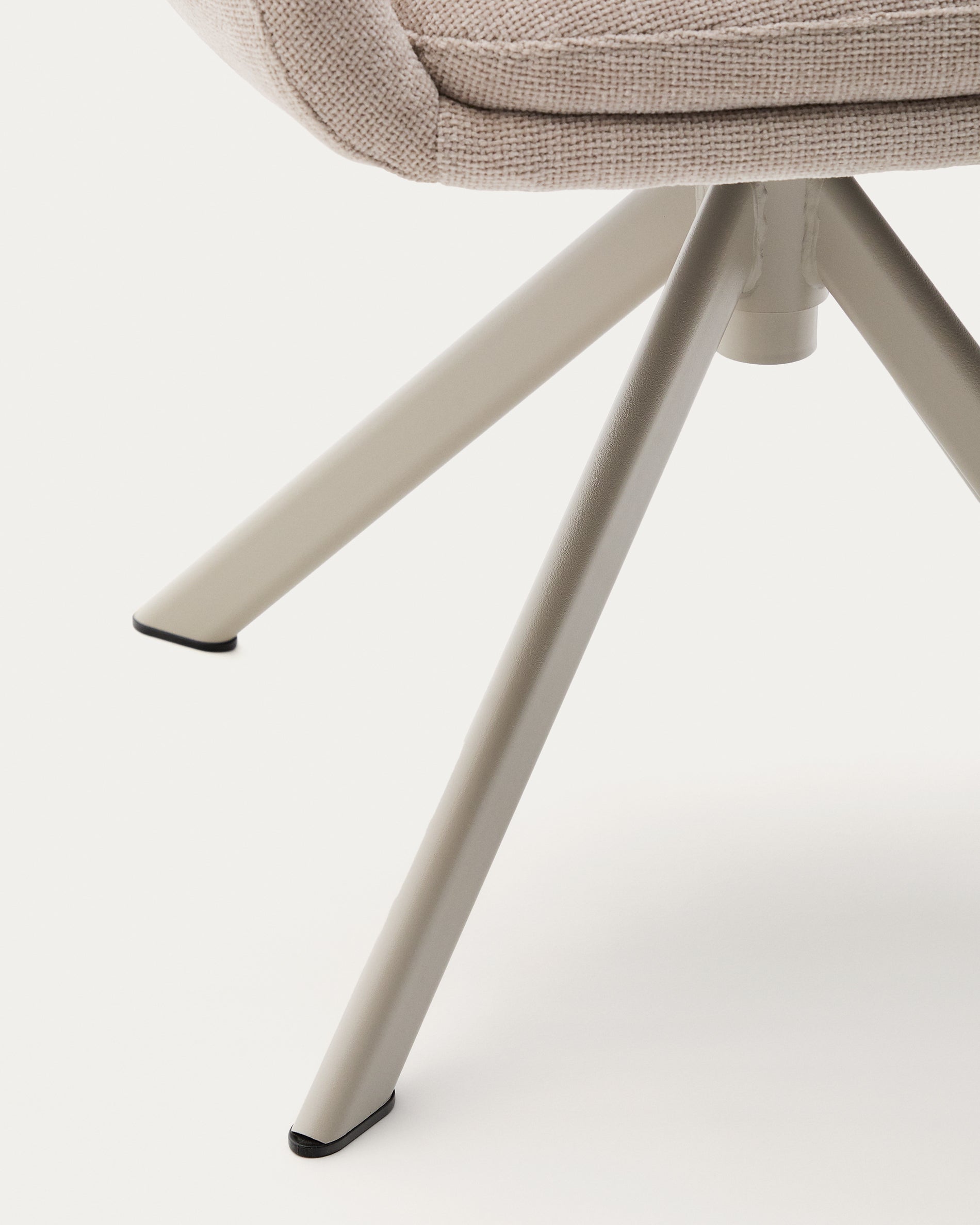 Dorina swivel chair in beige chenille and steel legs in a beige finish - Detail