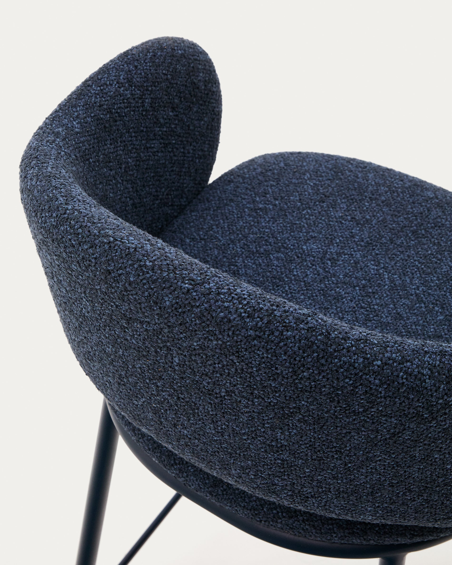 Maina stool in blue chenille and steel legs with blue finish FSC Mix Credit 65 cm - Detail