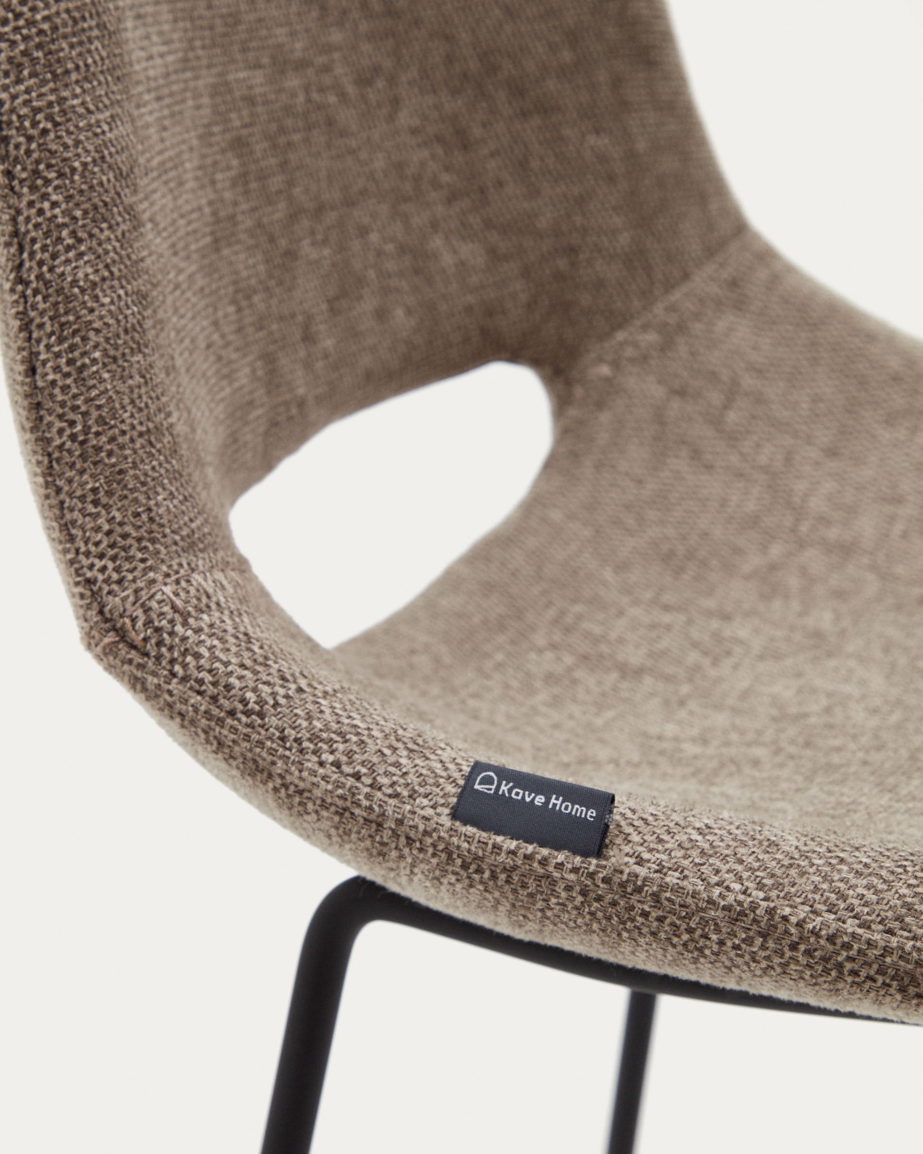 Zahara bar stool in brown with steel legs in black finish, height 76 cm - Detail