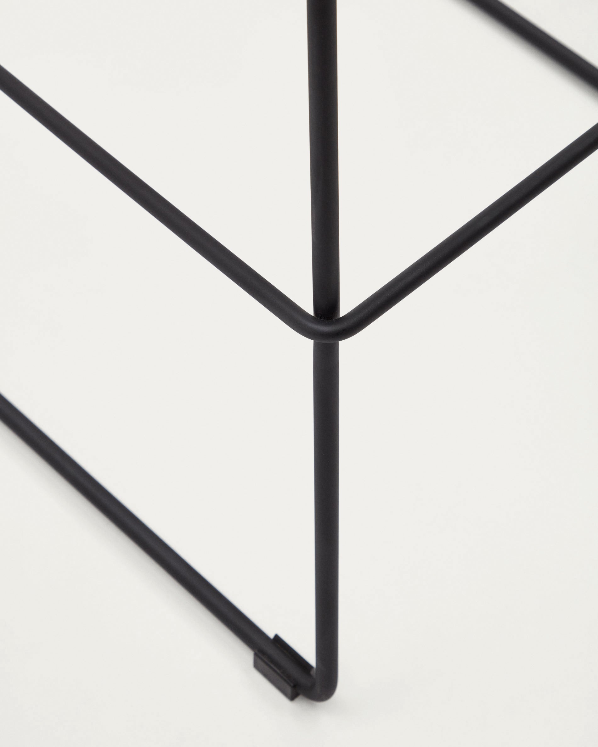 Zahara beige stool with steel in a black finish, height 76 cm - Detail