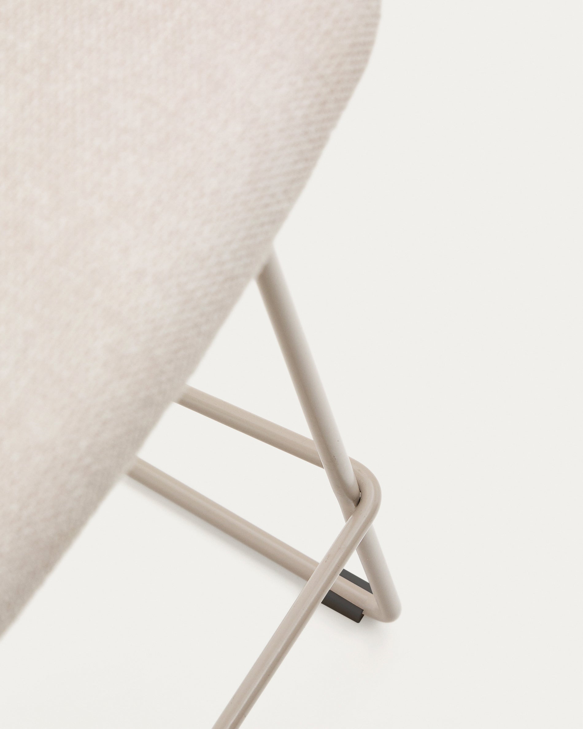 Zahara beige stool with steel in a beige finish, height 65 cm - Detail