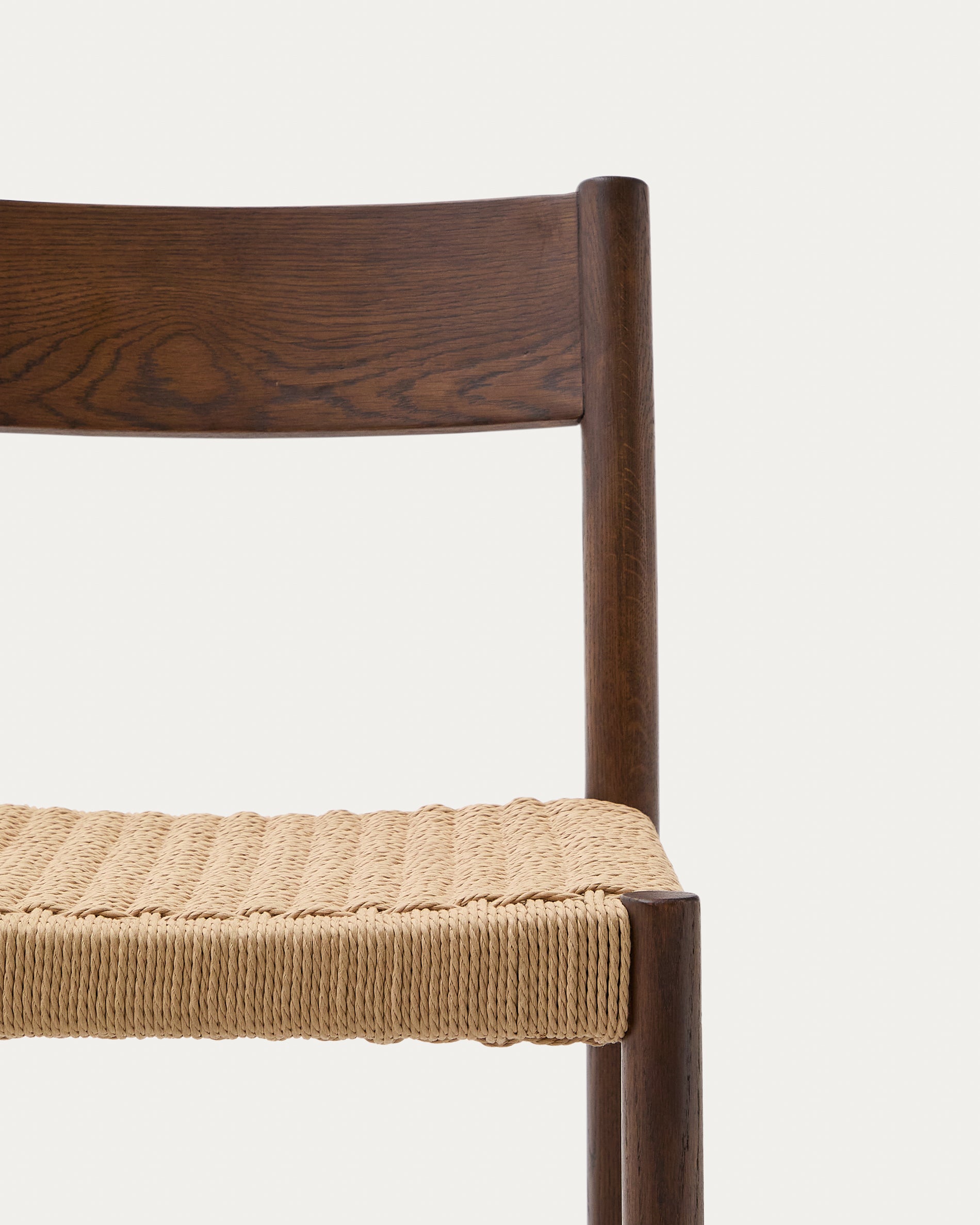 Yalia chair with back, solid oak with walnut finish and rope seat, 65 cm 100% FSC