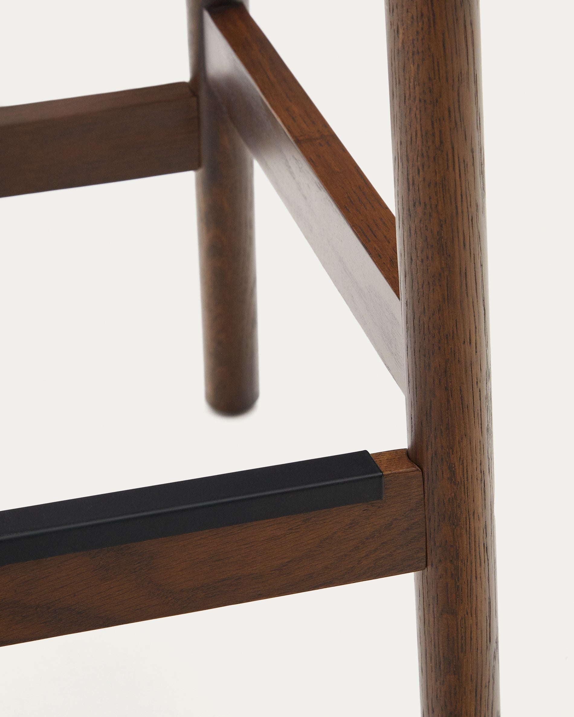 Yalia stool in solid oak wood in a walnut finish and rope cord, height 65 cm FSC 100% - Detail