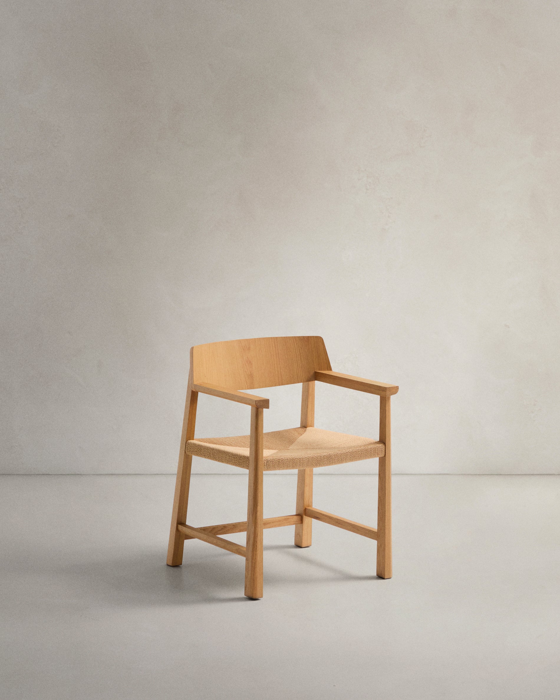 Idun chair made of FSC Mix Credit solid oak wood with natural tone finish and rope cord seat - Product View