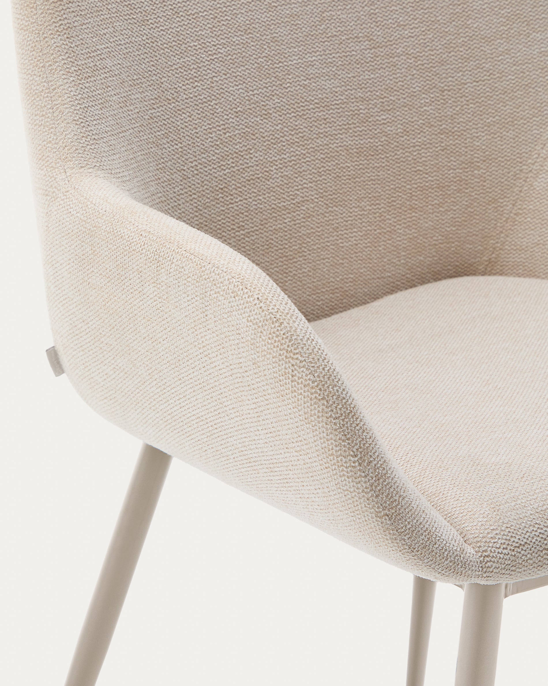 Konna chair in beige and steel legs in a painted beige finish - Detail