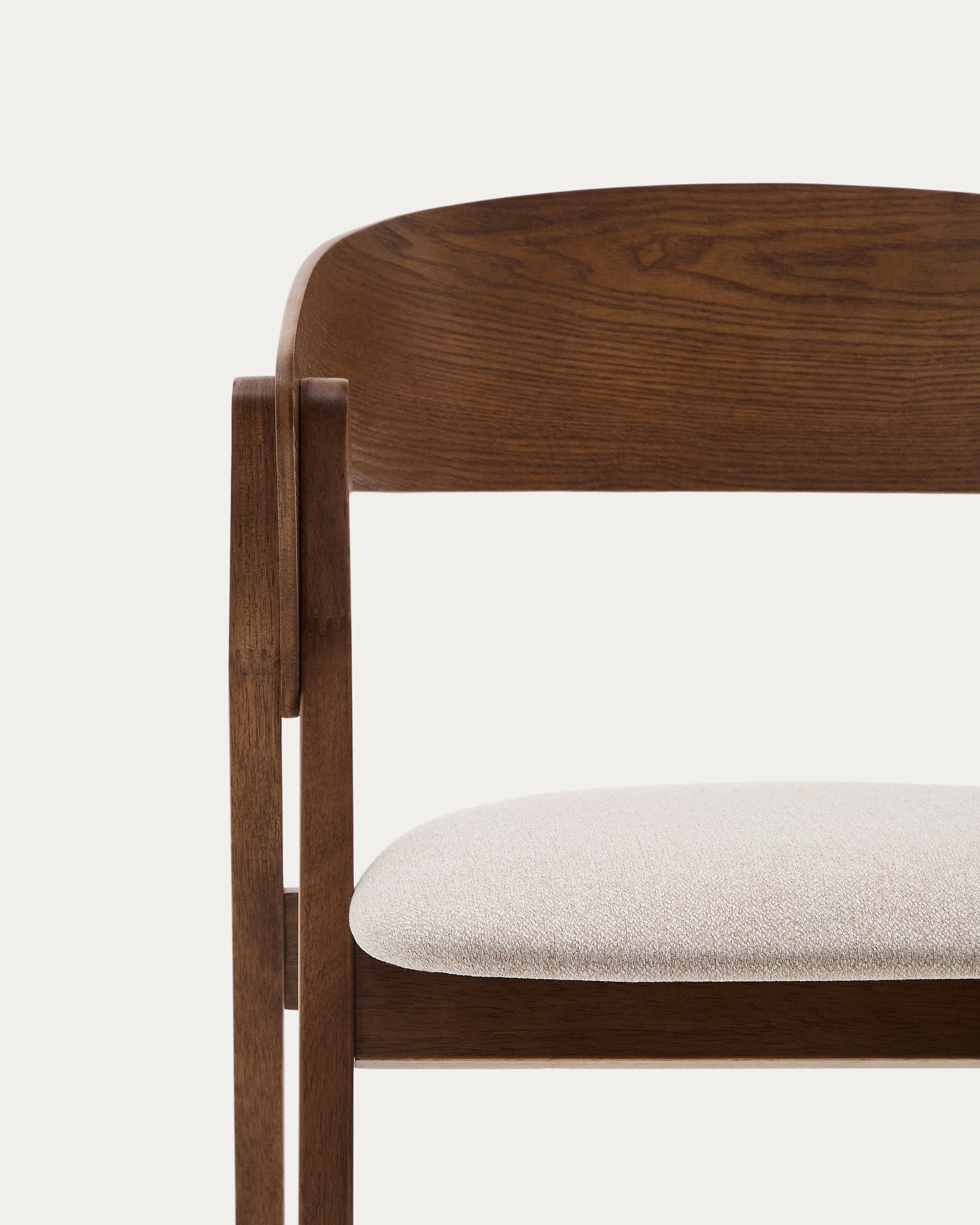 Godia chair in ash veneer with a wenge finish and beige chenille - Detail