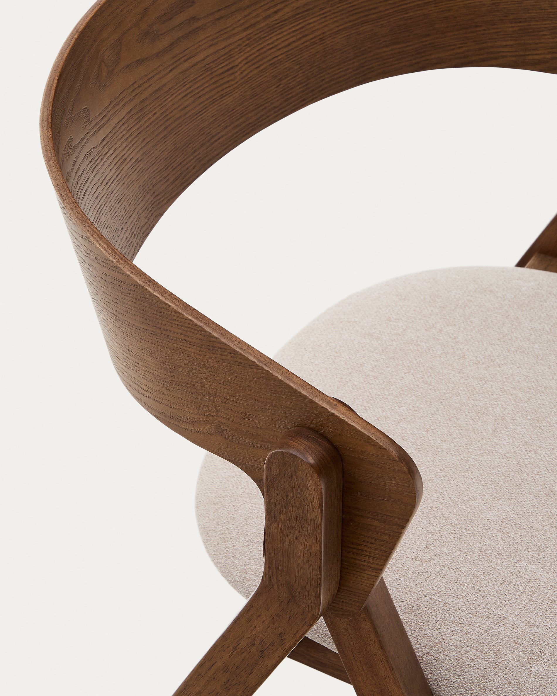 Godia chair in ash veneer with a wenge finish and beige chenille - Detail
