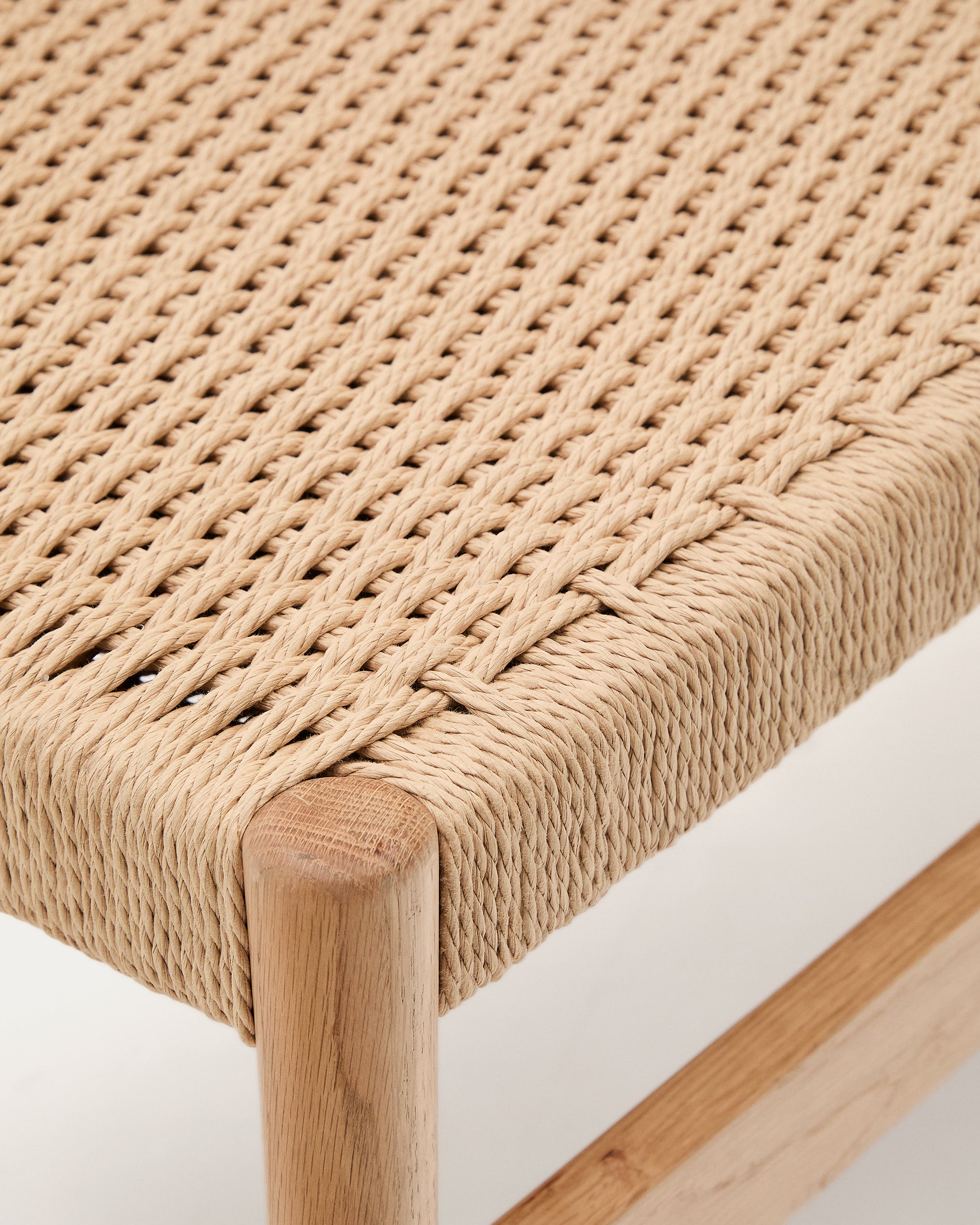 Zaide bench made of solid oak wood in a natural finish and rope cord seat, 120 cm, FSC 100% - Detail