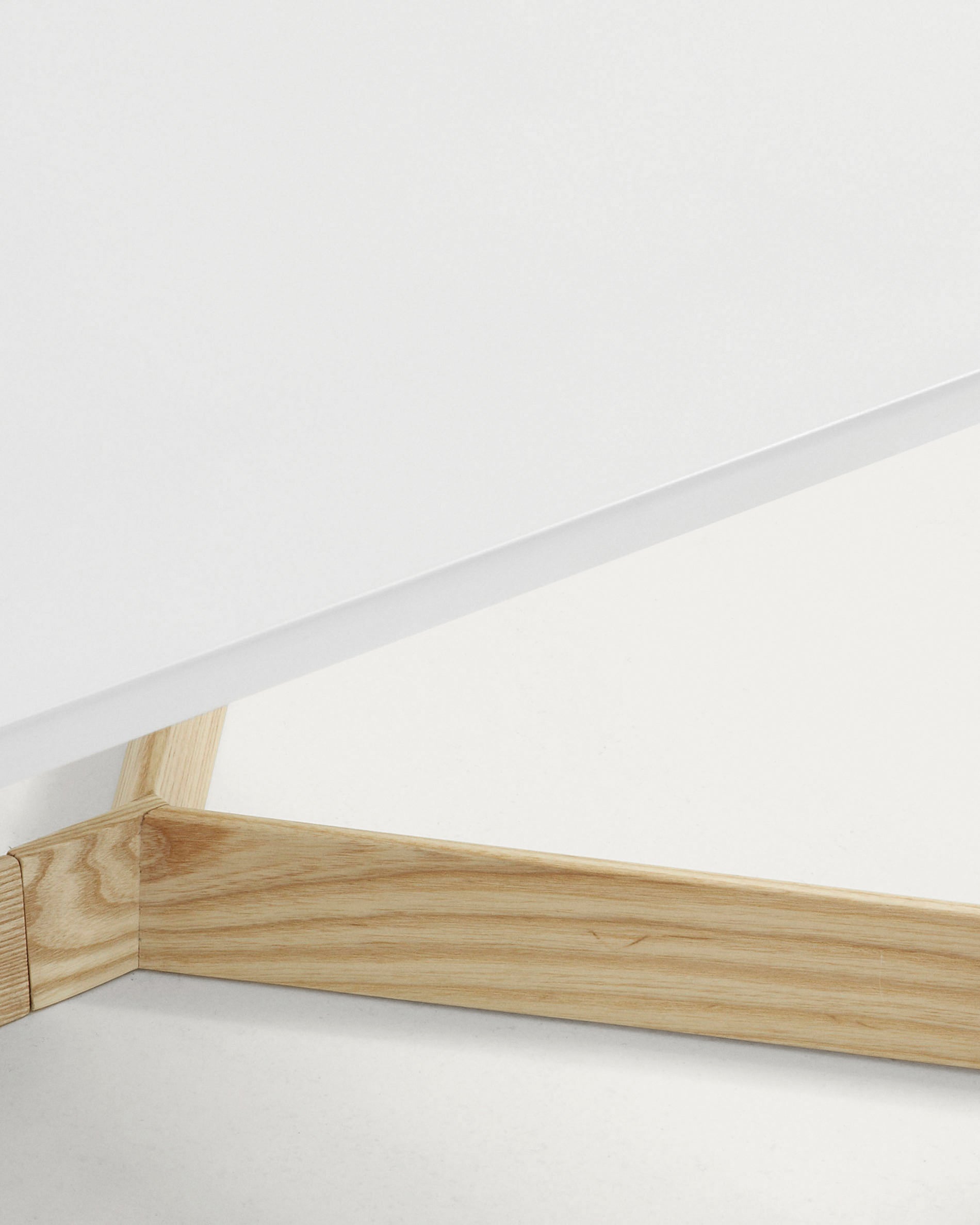 White and ash Quatro coffee table 120 x 60 cm - Detail