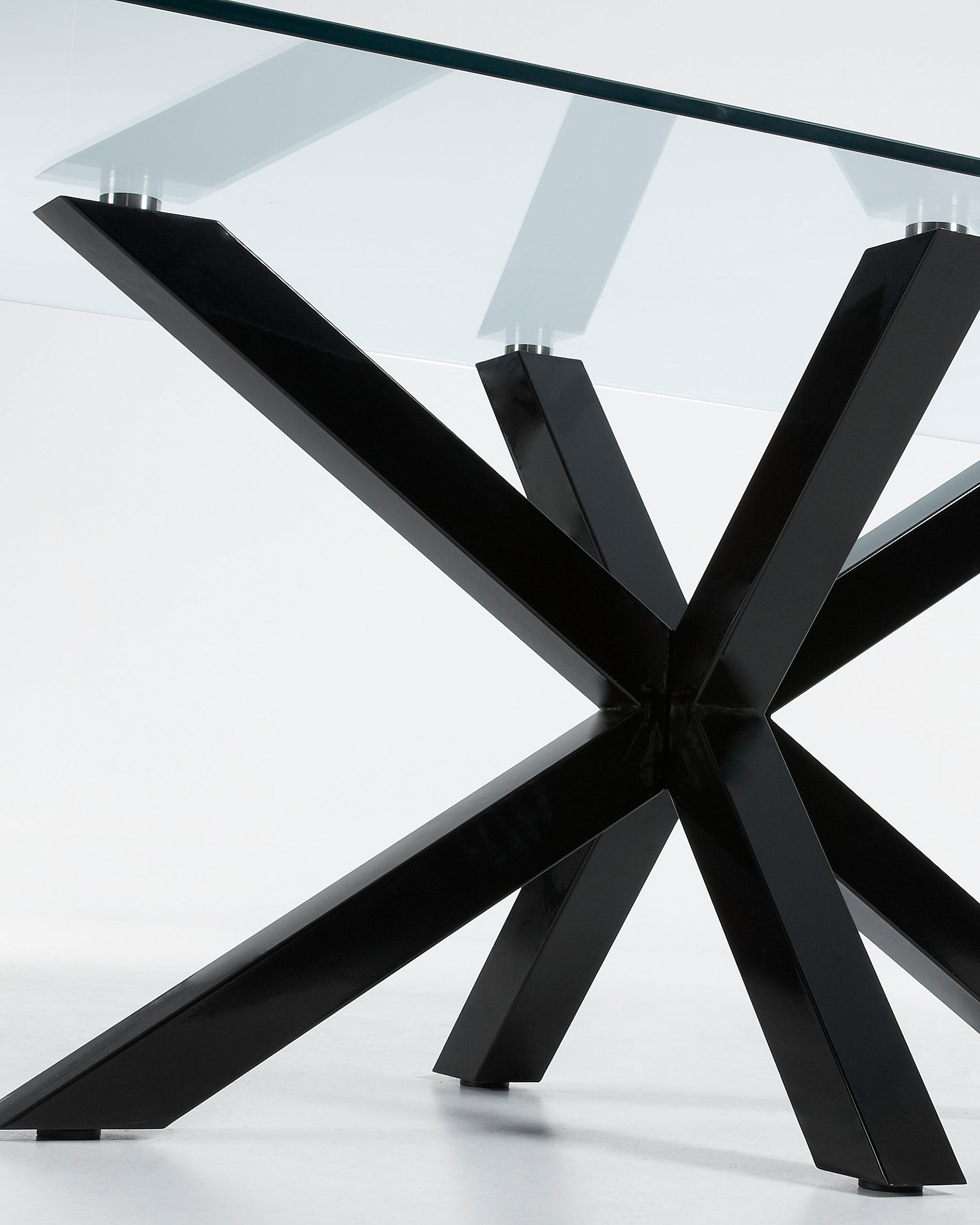 Argo glass table with steel legs with black finish 180 x 100 cm - Detail