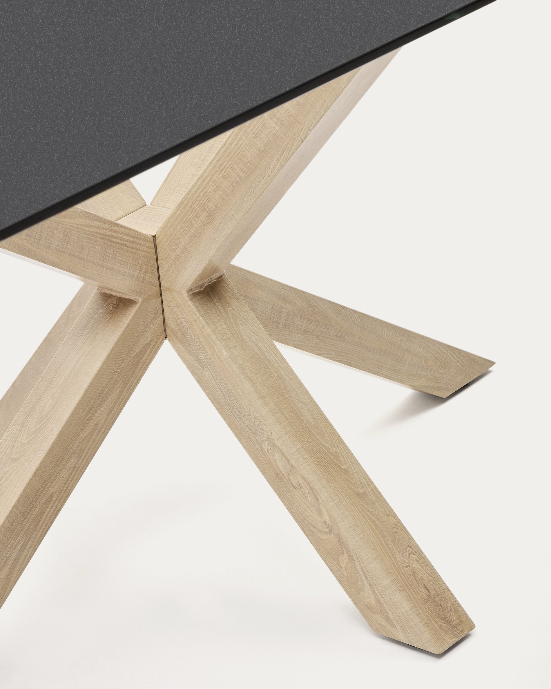 Argo Table with Black Glass and Steel Legs with Wood Finish 200 x 100 cm - Detail