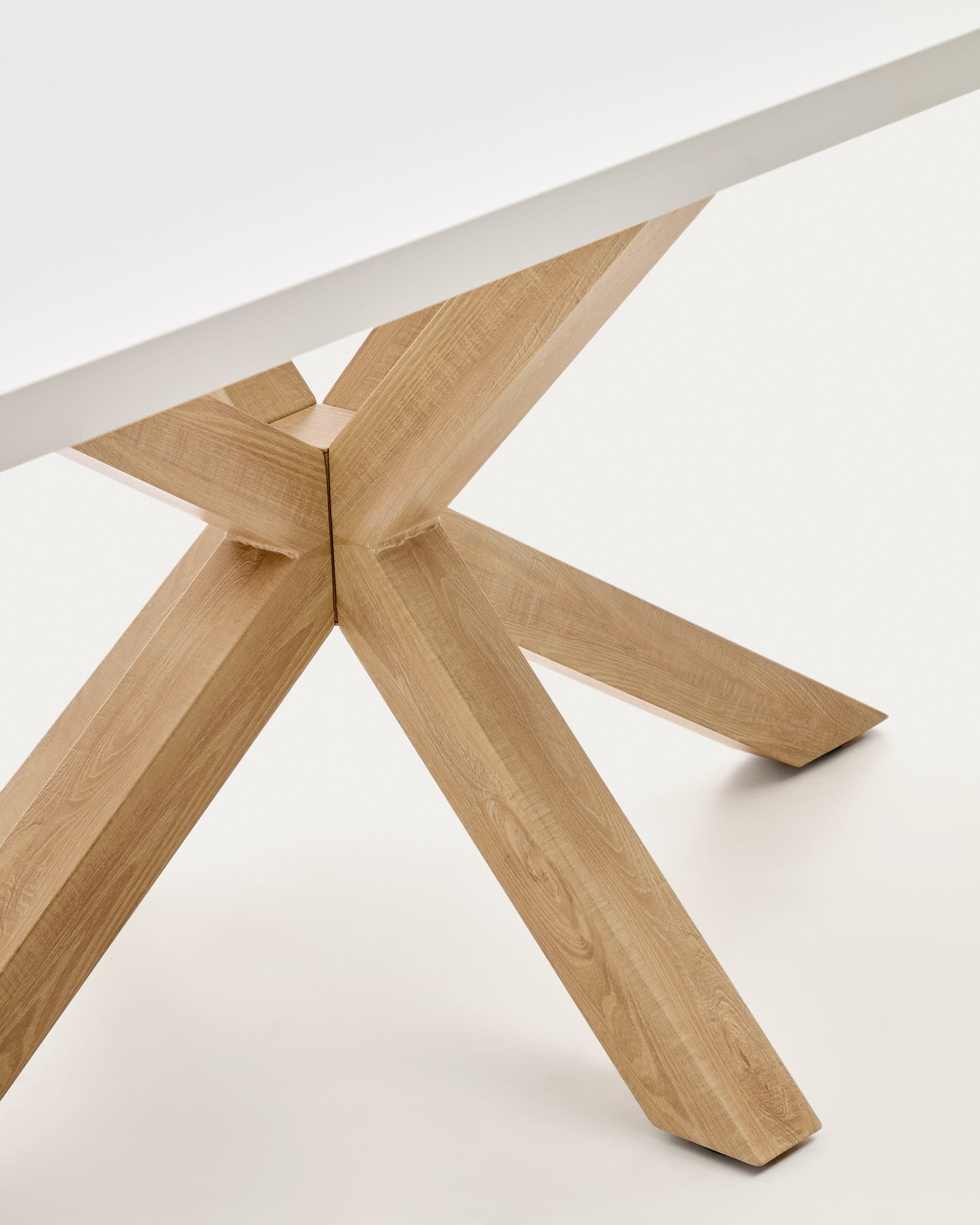 Argo asztal melaminból fehér bevonattal és fa hatású acél lábakkal, 180 x 100 cm