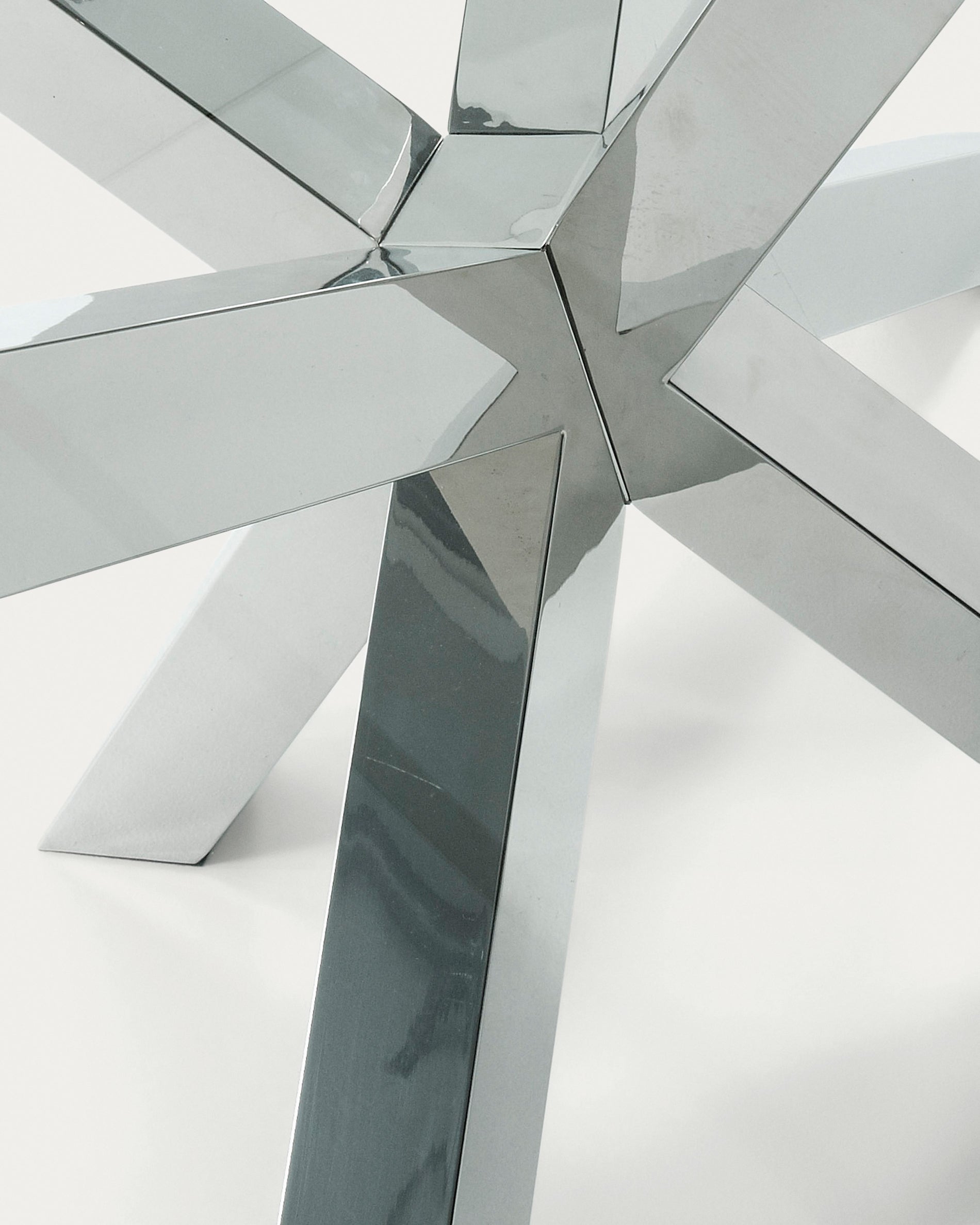 Argo glass table with stainless steel legs 160 x 90 cm - Detail