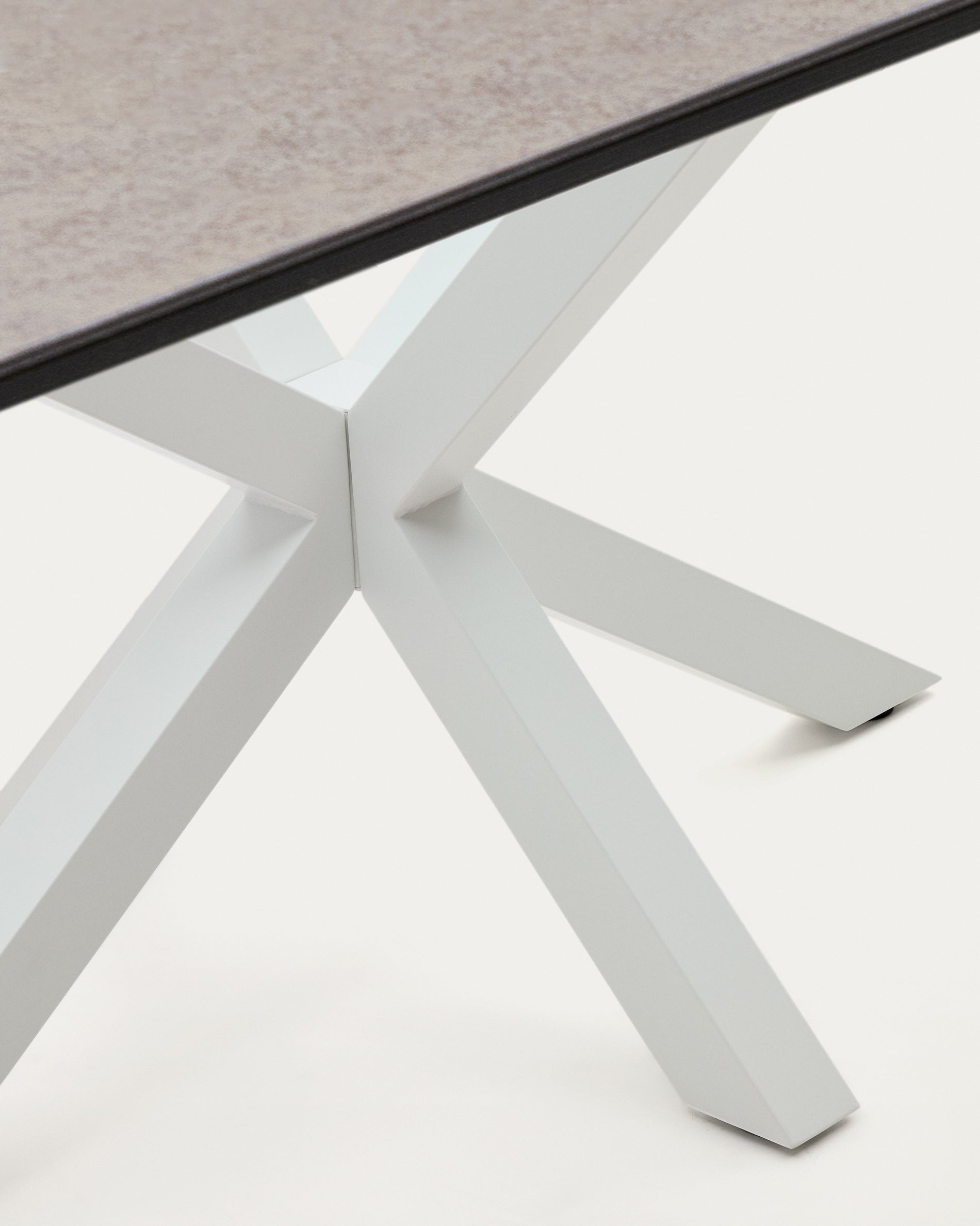 Argo table in Iron Moss porcelain and steel legs, white finish, 160 x 90 cm