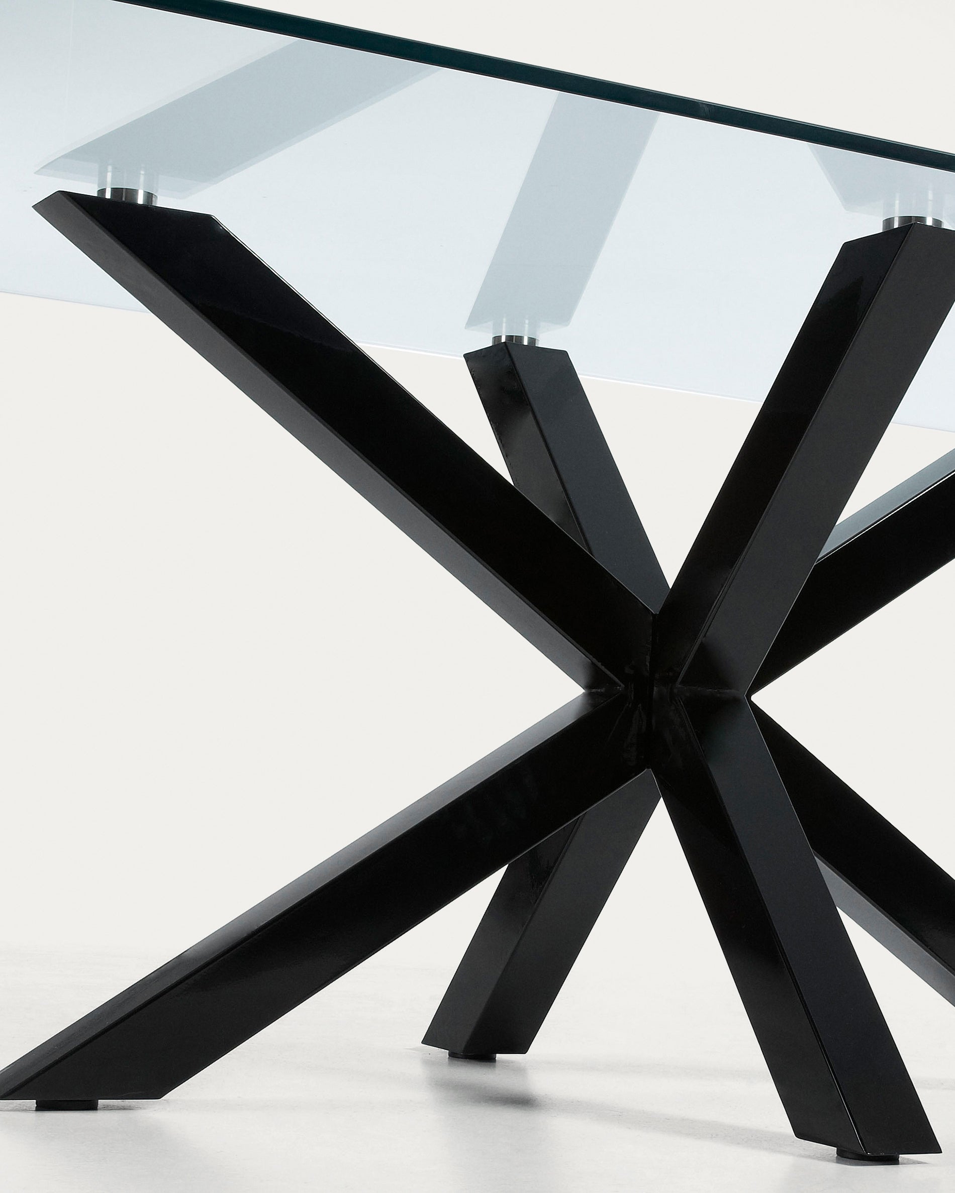 Argo glass table with steel legs with black finish 160 (90) x 90 cm - Detail
