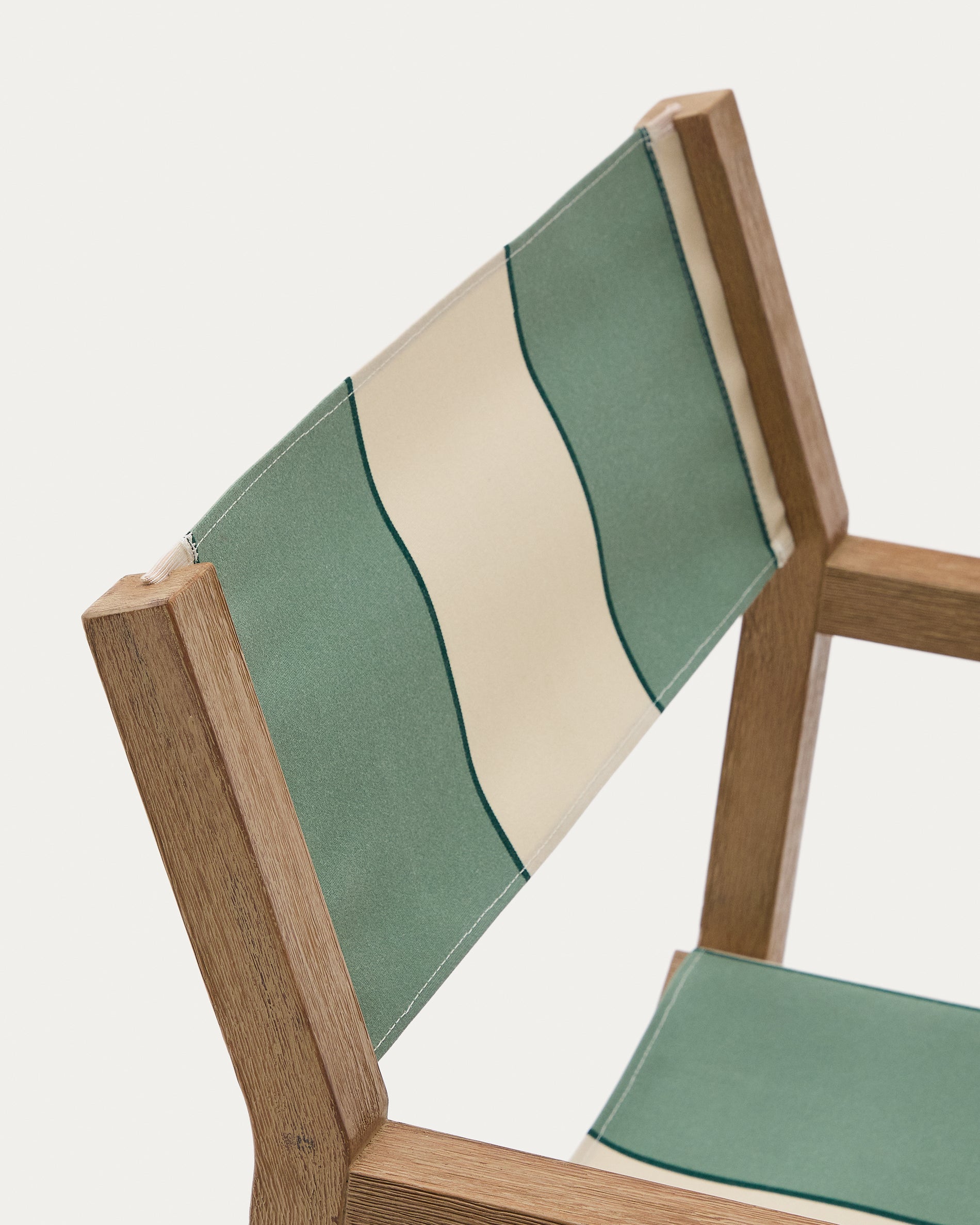 Vilara green and beige striped outdoor folding chair made of FSC 100% solid acacia wood - Detail