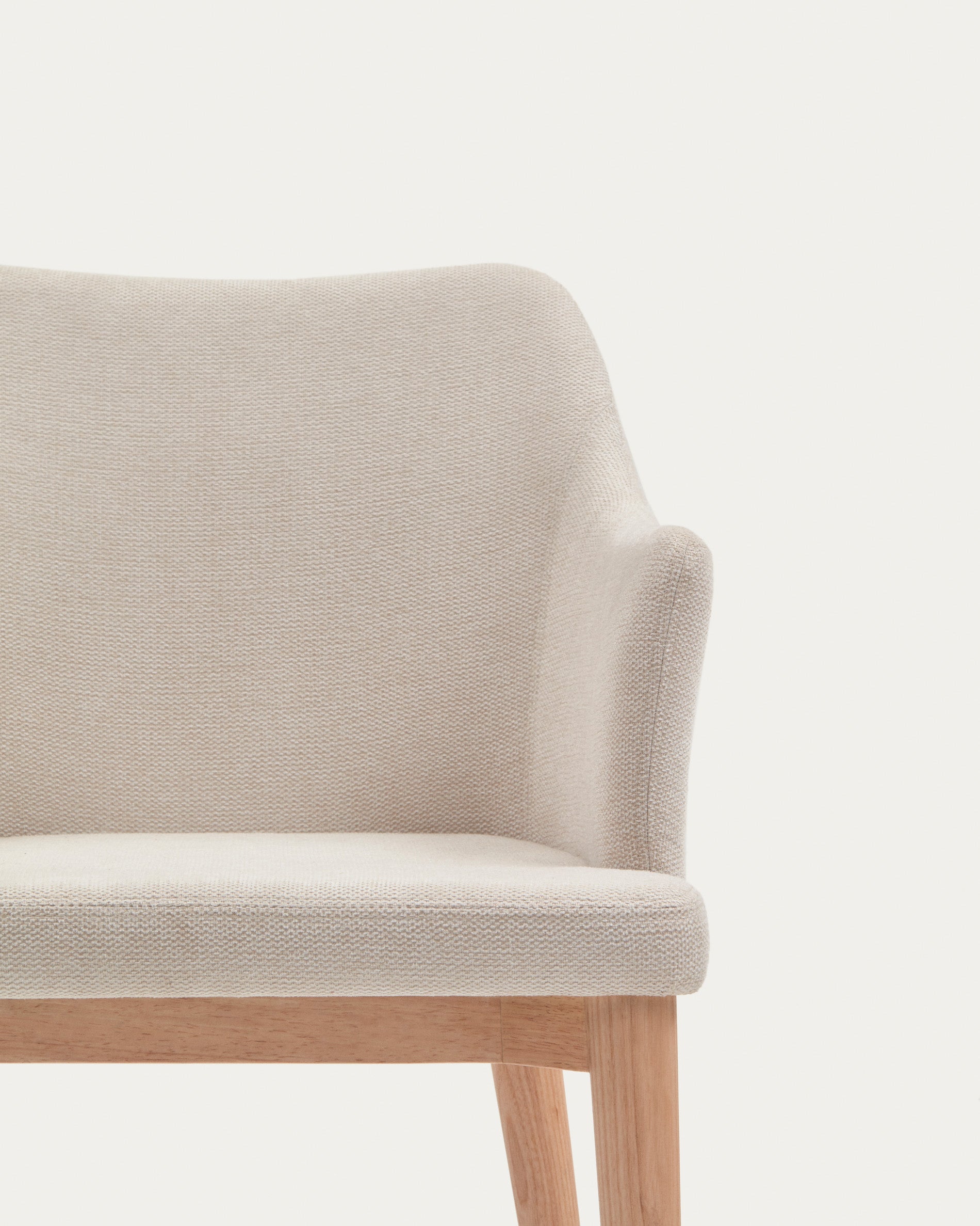 Croft chair in beige chenille with solid ash wood legs - Detail